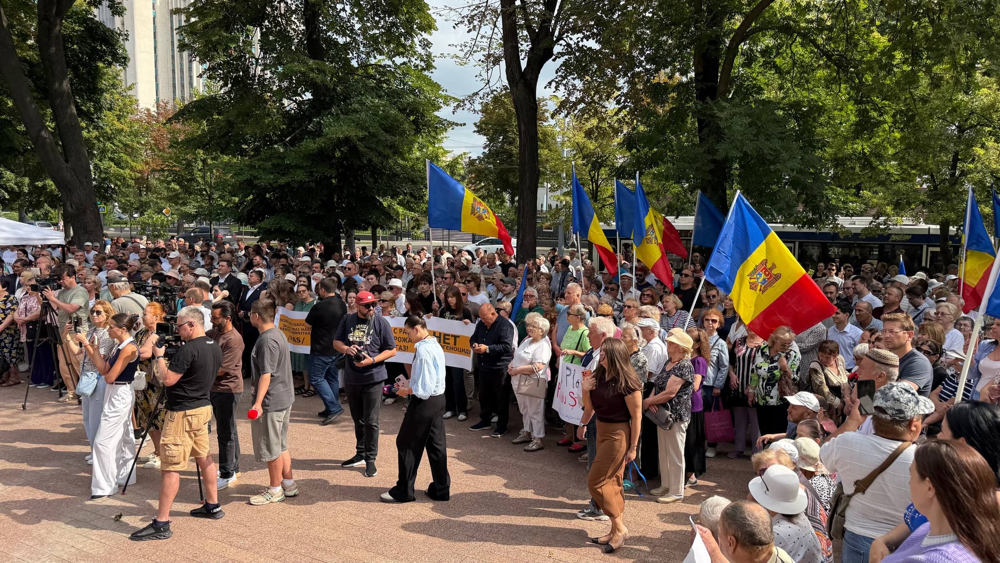 Renato Usatîi îndeamnă la proteste în toate localitățile și cere alegeri parlamentare anticipate: „Dacă oamenii ies în fiecare localitate, guvernarea va intra în panică” (6)