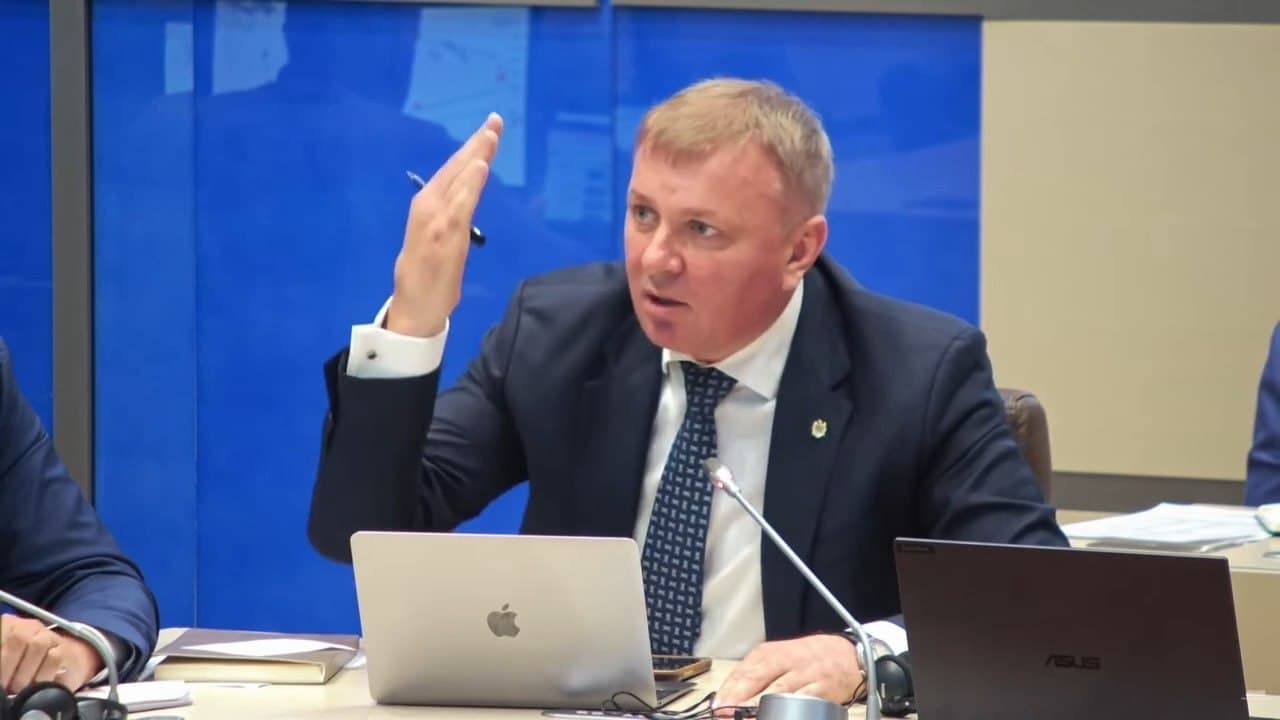 Anomalii financiare la MoldovaGaz! Deputatul Partidului Nostru, Constantin Cuiumju, scoate la iveală cum statul încasează impozite pe venituri din cursul valutar, iar PAS nu are o explicație clară