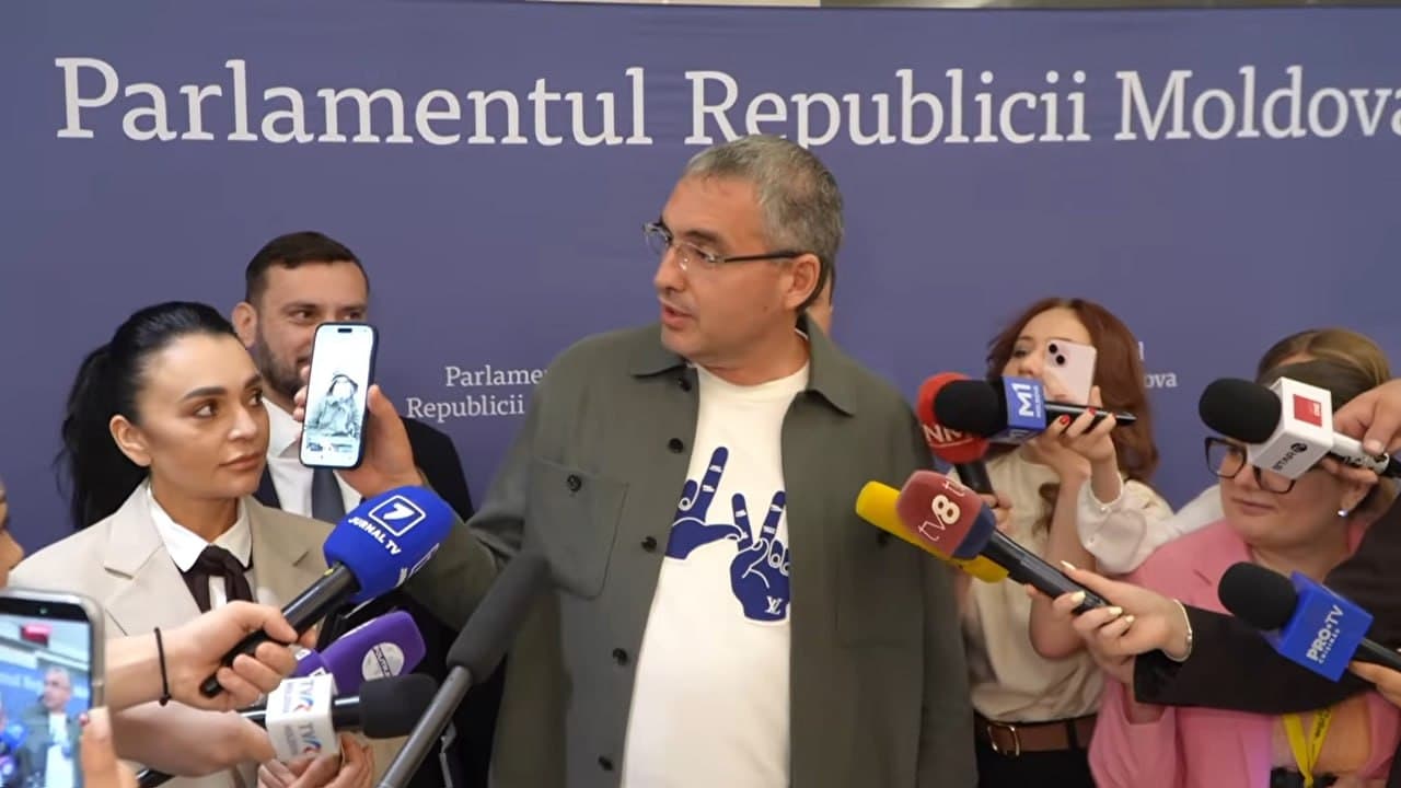 SIS și Ministerul Culturii au „verificat” și aprobat pentru Festival Absolvenților 2026 un personaj inventat. Renato Usatîi: Voi cere autorităților să argumenteze separat, pentru fiecare caz, motivele refuzului aplicat artiștilor din Rusia
