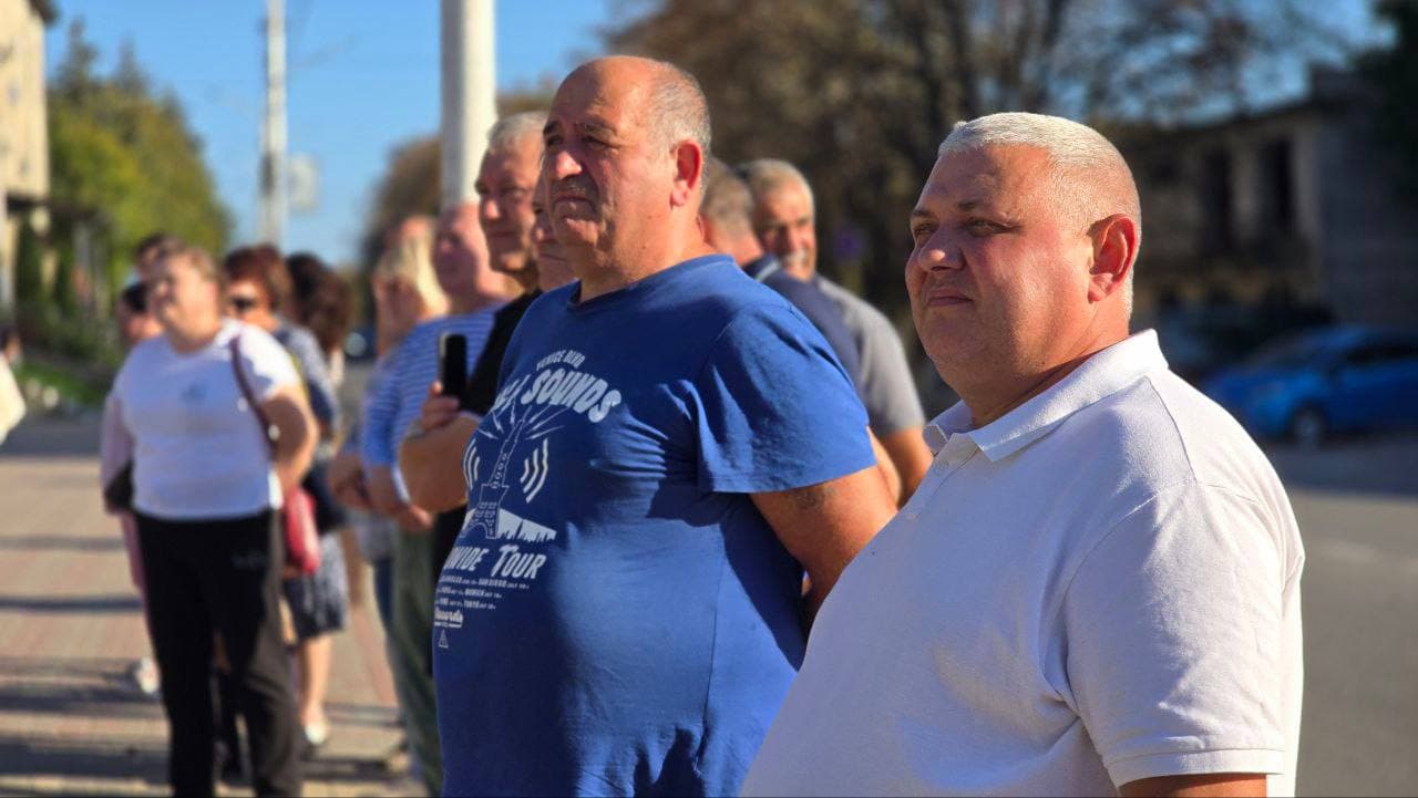 Renato Usatîi la întâlnirea din Rîșcani: „Țara trebuie să înceapă să câștige bani, asta va deschide calea pentru investiții în toate domeniile” (8)
