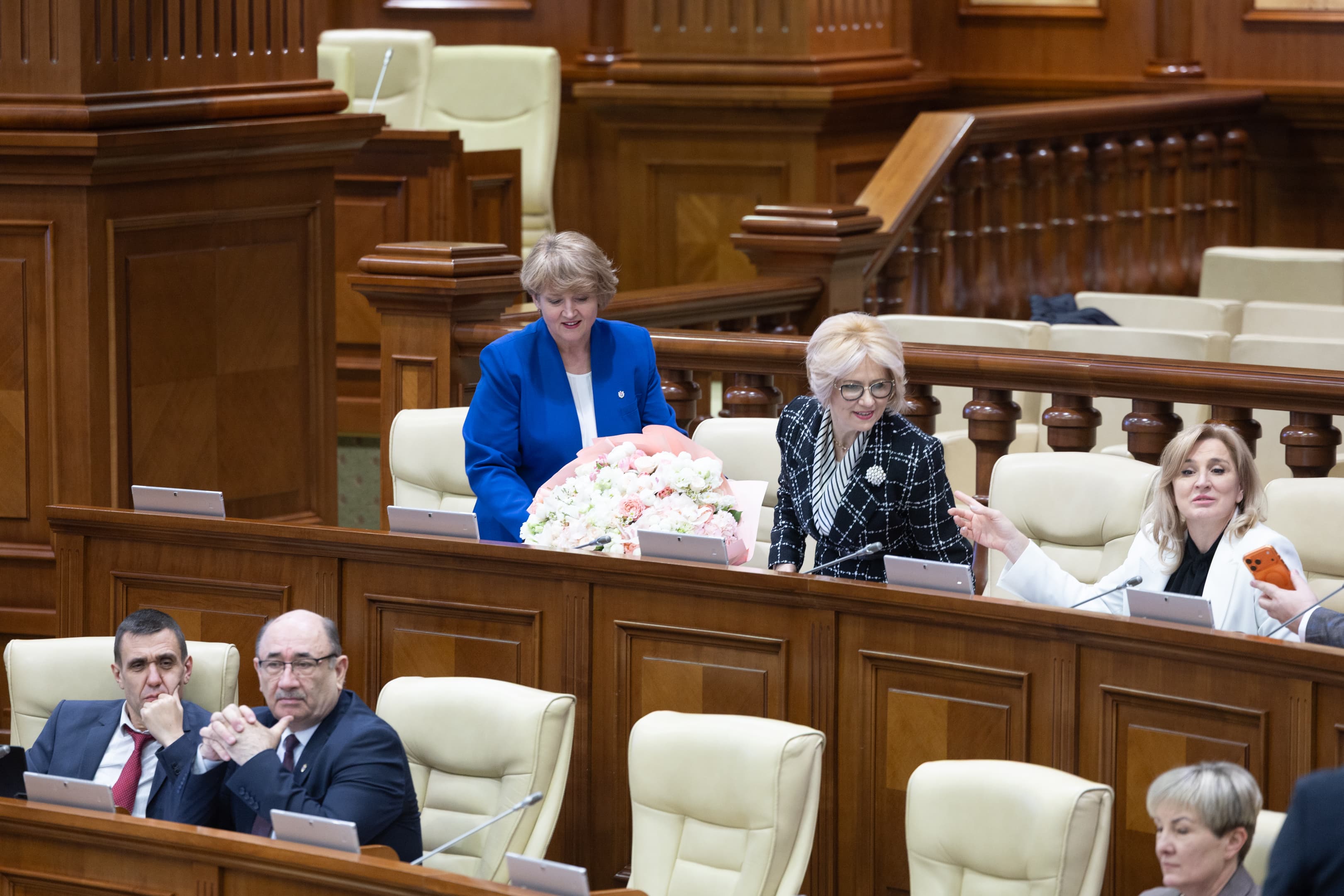 (FOTO/VIDEO) Un gest discret și plin de respect din partea lui Renato Usatîi (5)
