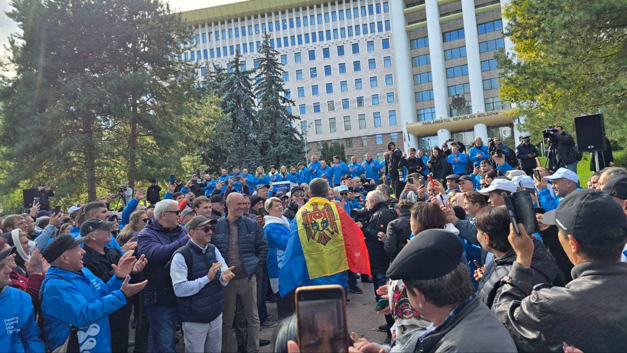 Renato Usatîi, alături de mii de susținători: pe 20 octombrie, Votăm DOAR PENTRU MOLDOVA! (8)