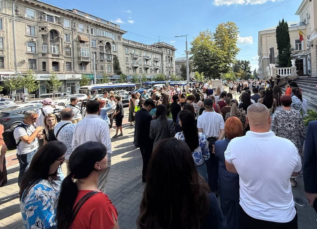 Partidul Nostru este alături de participanții la protestul împotriva violenței domestice și cere demisia miniștrilor Justiției și Afacerilor Interne: „Inacțiunea și indiferența ucid la fel de mult ca violența!” (4)
