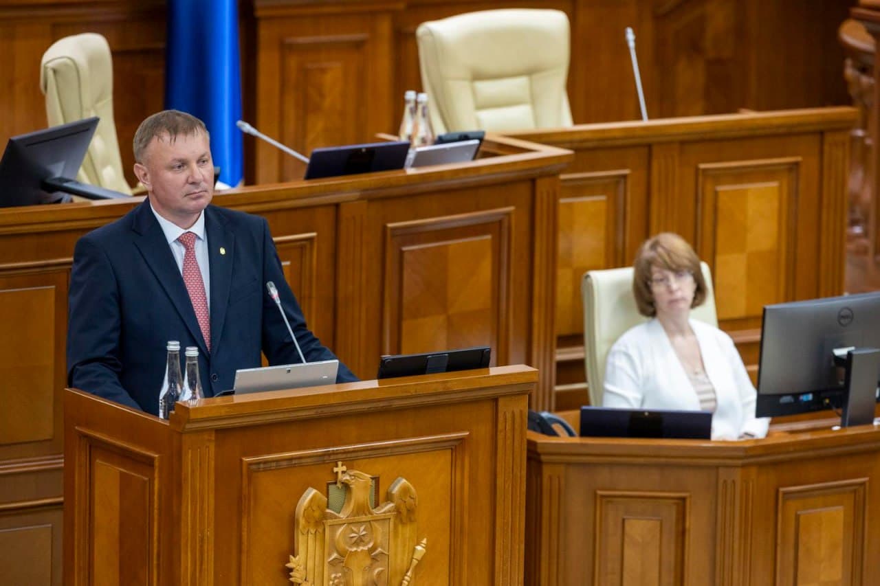 Proiectul Partidului Nostru împotriva escrocheriilor telefonice, votat în Parlament cu 79 de voturi: Cartelele SIM vor fi vândute doar cu buletinul, iar apelurile suspecte – blocate