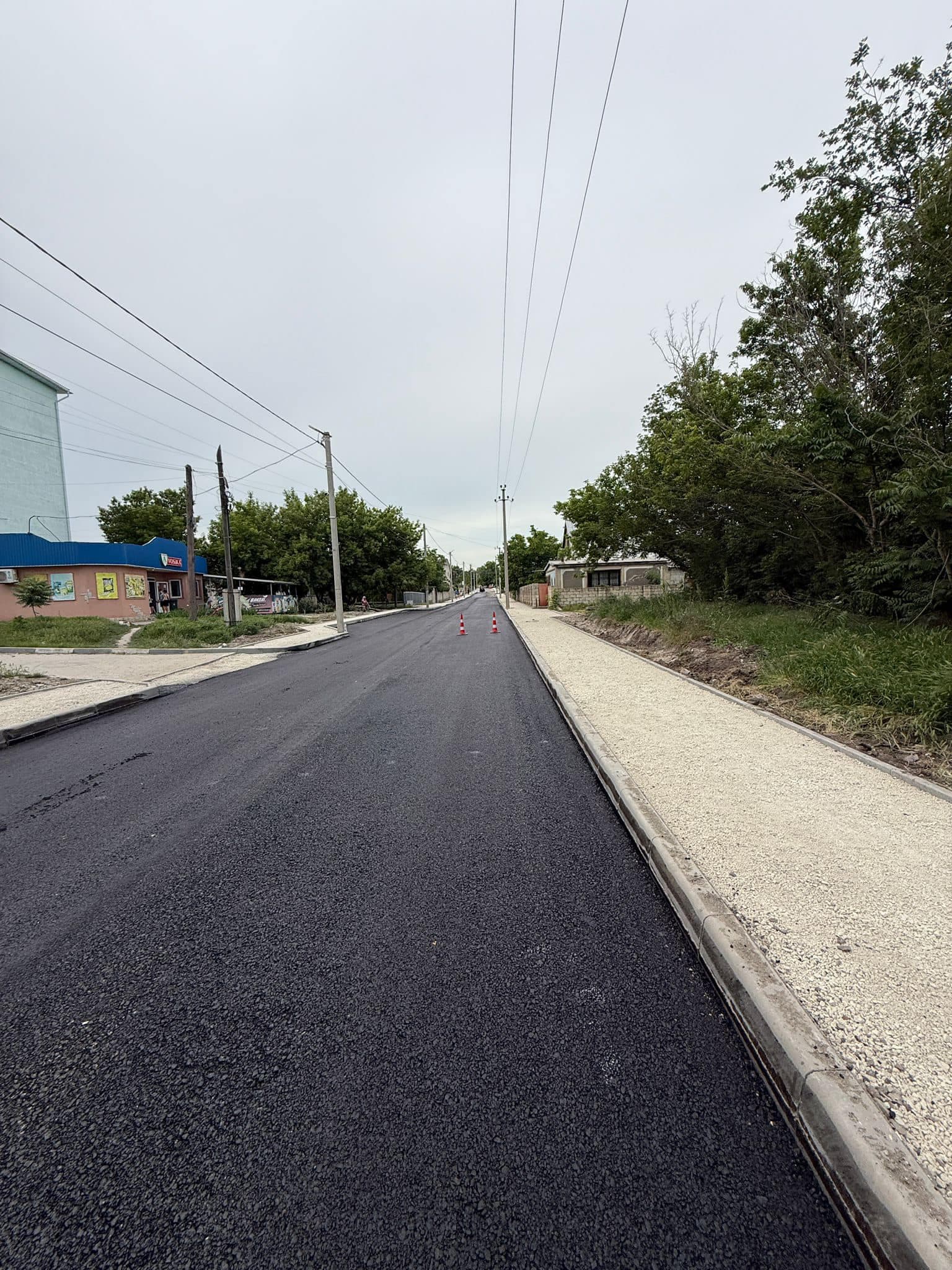 La Bălți se apropie de final reparația unui nou tronson important de drum (2)