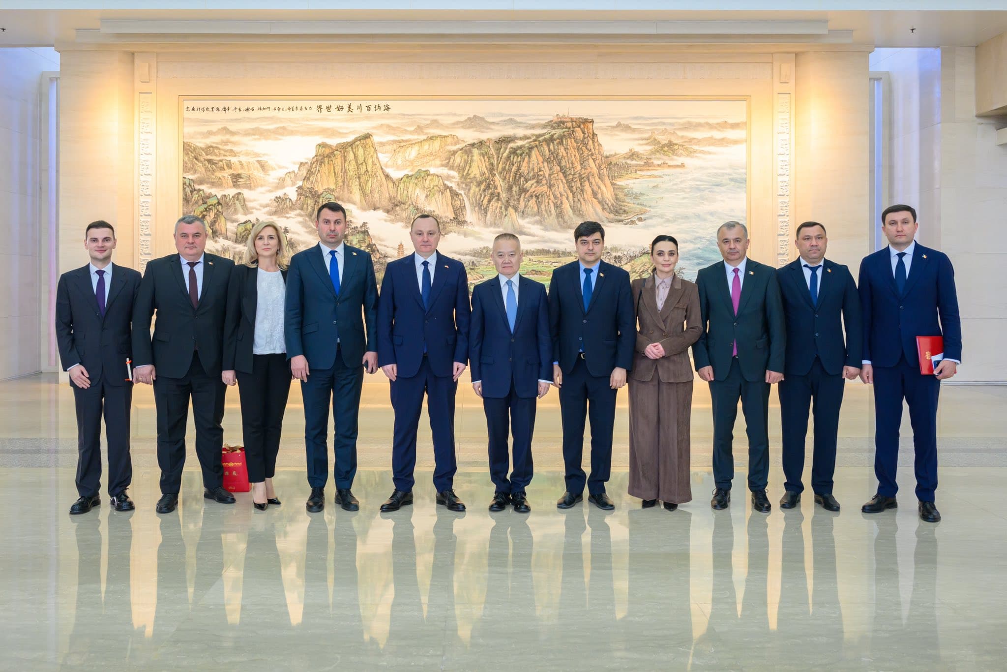 Elena Grițco, în cadrul vizitei în China, a participat la noi întâlniri oficiale pentru consolidarea relațiilor bilaterale (1)