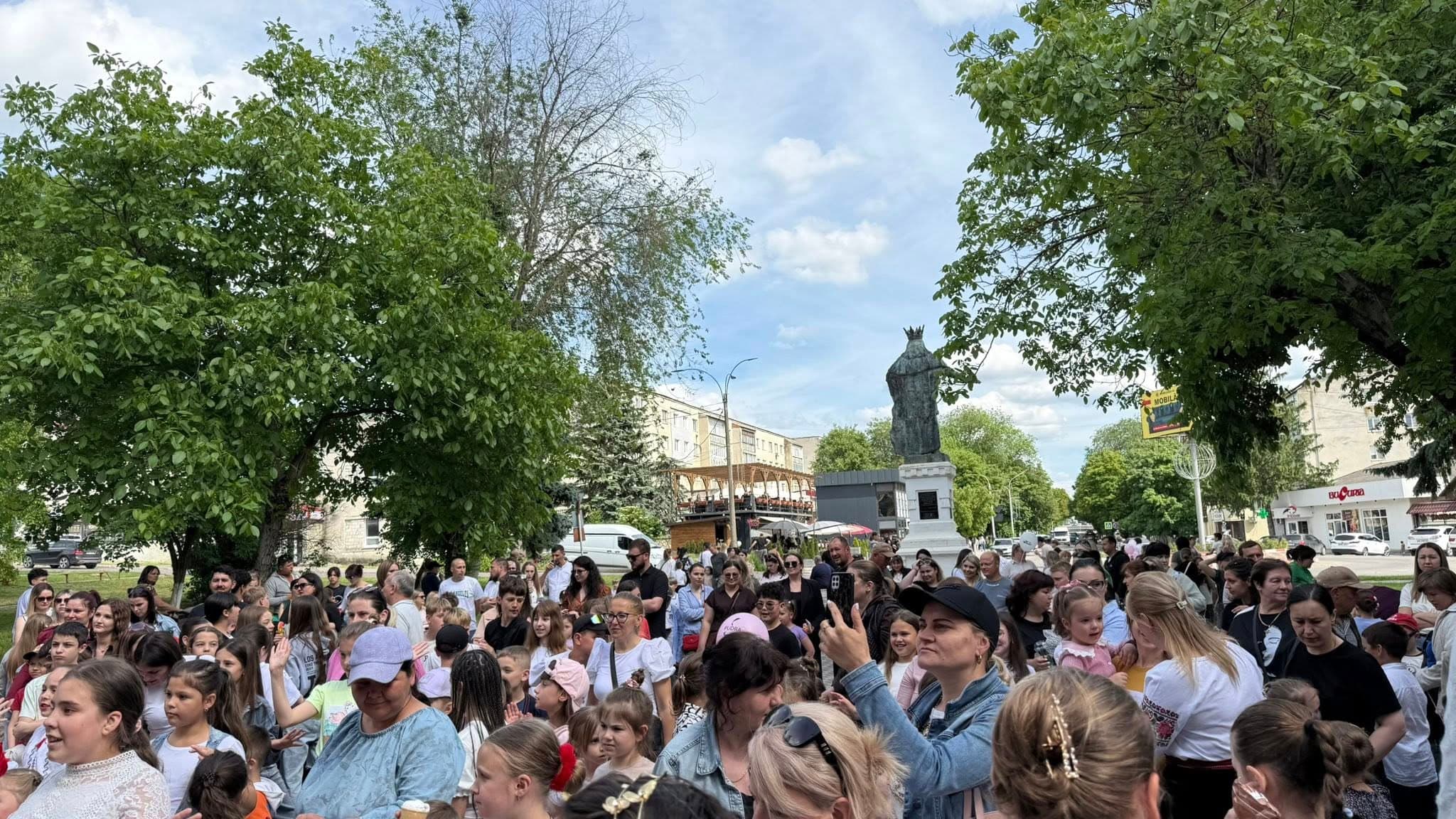 De Ziua Internațională a Copilulu, primarii Partidului Nostru au transformat localitățile în poveși adevărate. Renato Usatîi: Să-i ajutăm pe copii să-și realizeze visele! (32)
