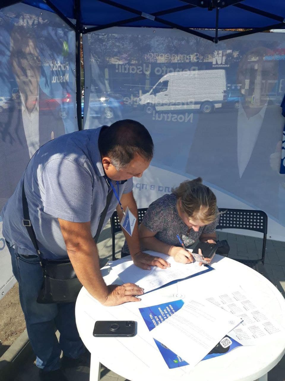 Colectarea semnăturilor în susținerea lui Renato Usatîi continuă activ în capitală și în toată țara: Scopul nu este doar să adunăm  semnături, ci și să unim oamenii (7)