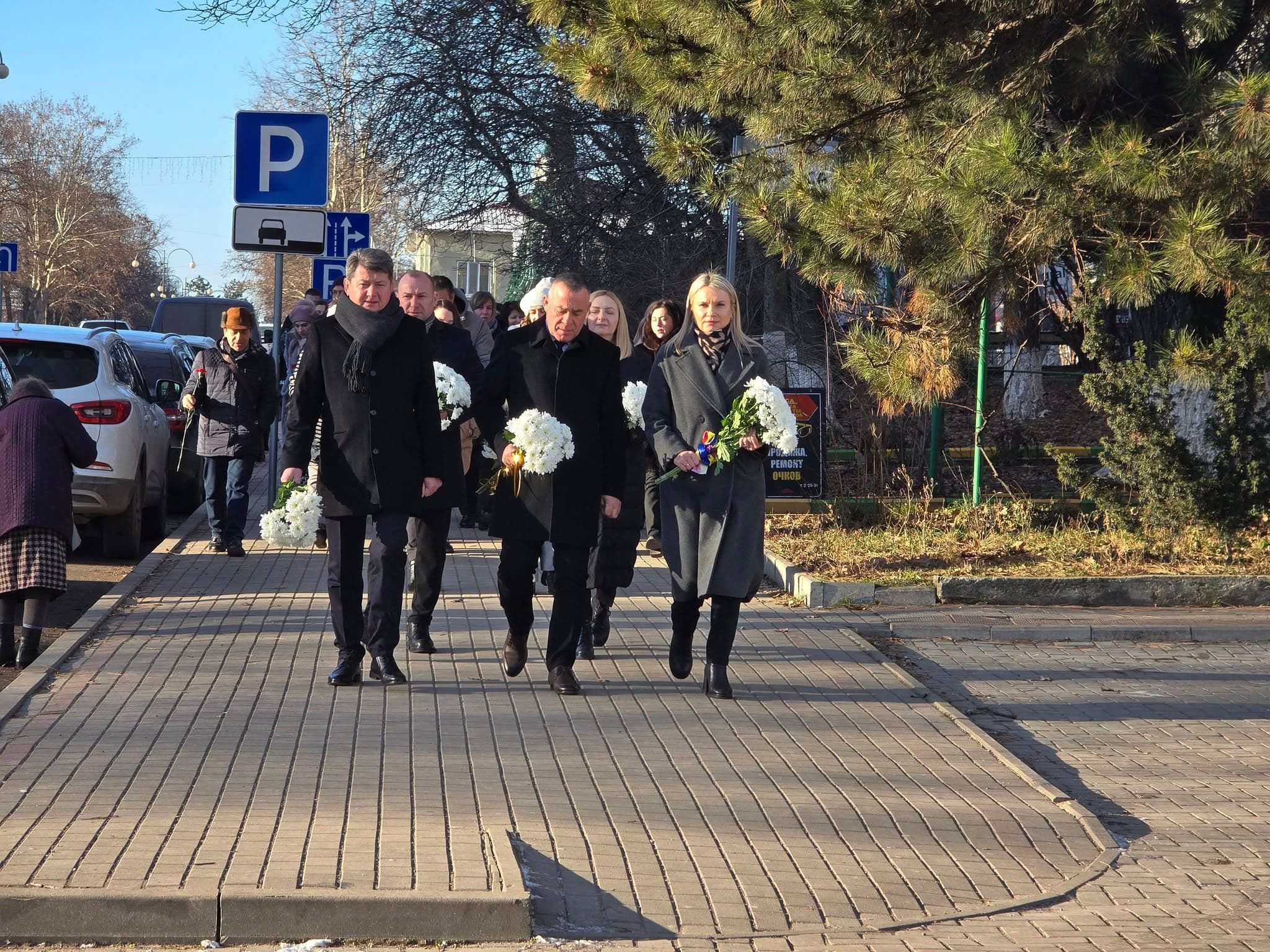 (FOTO) Primarii Partidului Nostru, mesaje de recunoștință și omagiu pentru oamenii de cultură cu ocazia Zilei Naționale a Culturii și aniversării lui Mihai Eminescu (5)