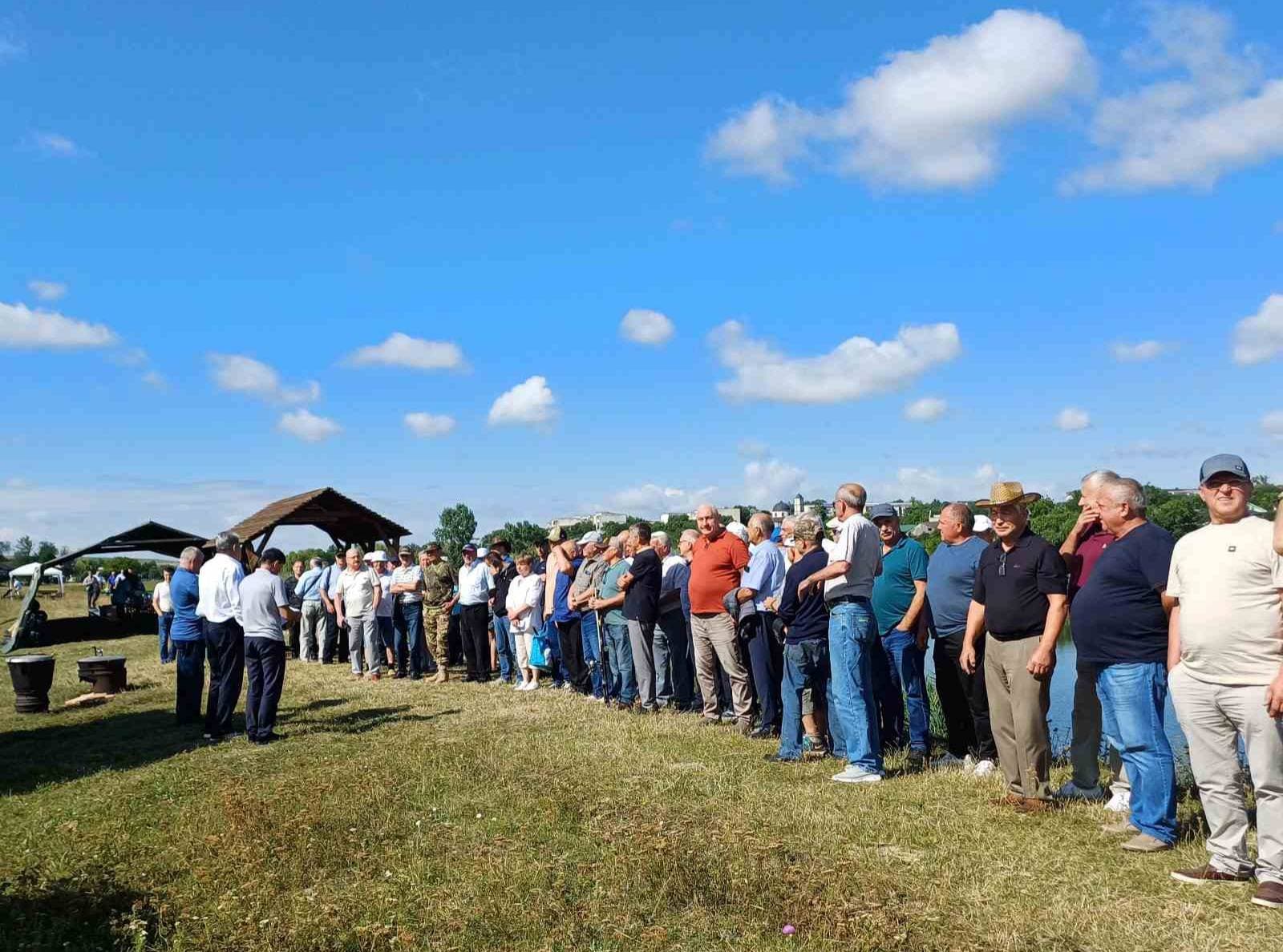(FOTO, VIDEO) În ajunul Zilei pescarului, orașul Glodeni găzduiește Campionatul la pescuit. Stela Onuțu, Partidul Nostru: Să învingă prietenia!  (3)