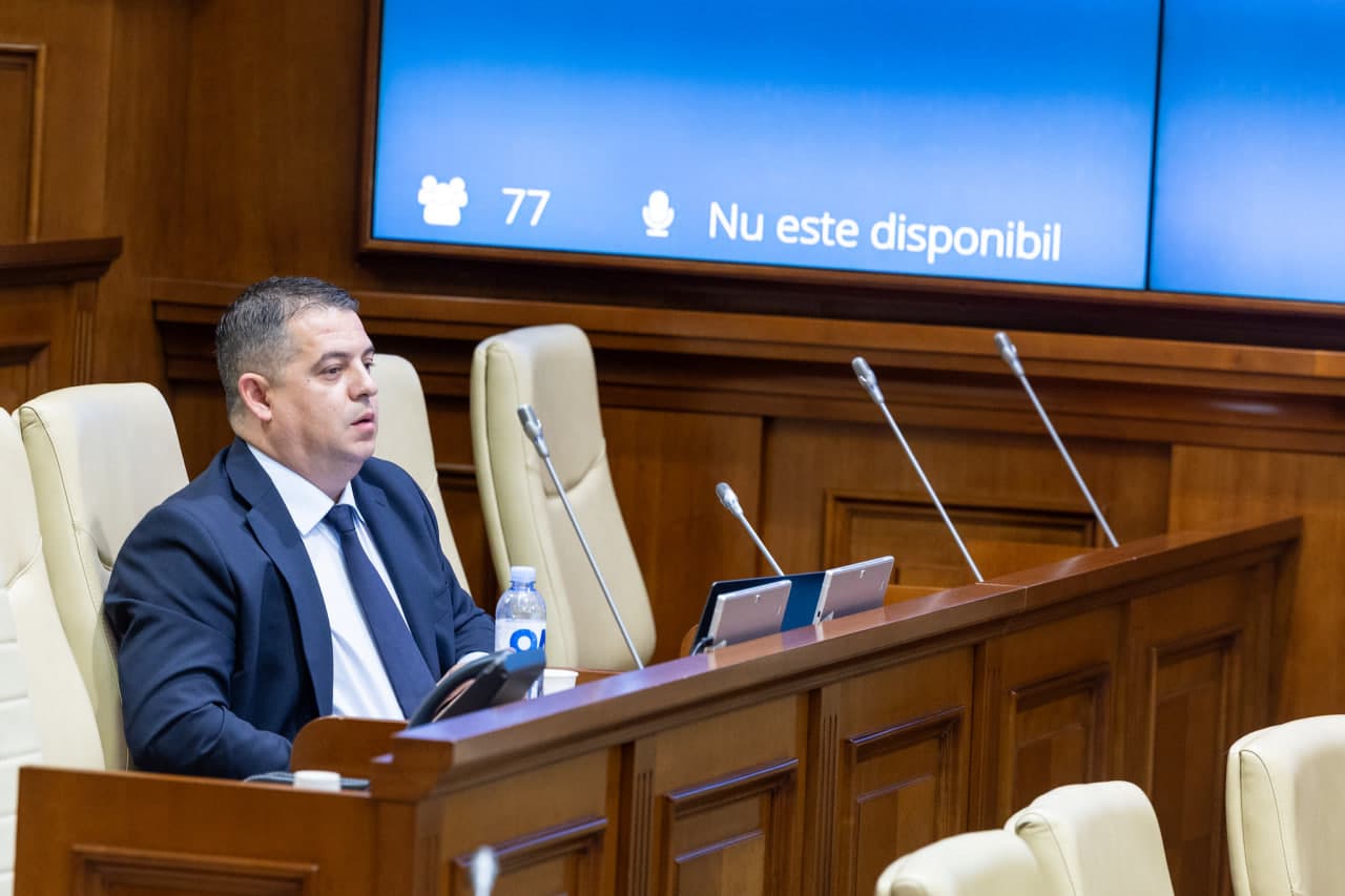 Un nou director al ANRE, promovat de PAS, cu un salariu de 100 de mii de lei, nu a putut răspunde la întrebări elementare despre instituție. Partidul Nostru: „Aceasta este meritocrația promisă?!”