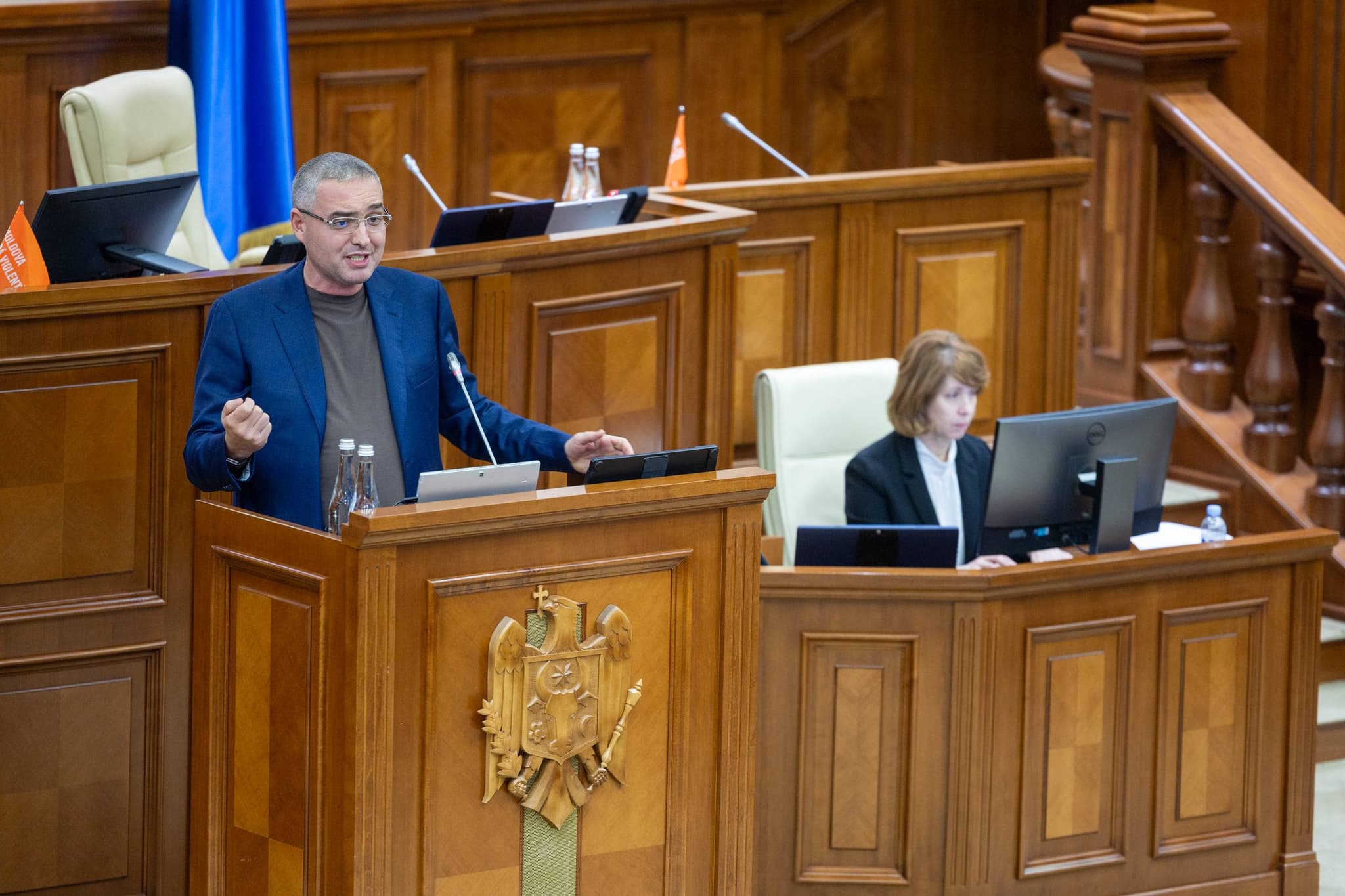 Renato Usatîi: Nu poți cere rezultate de la oameni plătiți cu 9–10 mii de lei și, în același timp, să le mărești atribuțiile. Problema salariilor la negru poate fi rezolvată doar cu o adevărată revoluție fiscală!