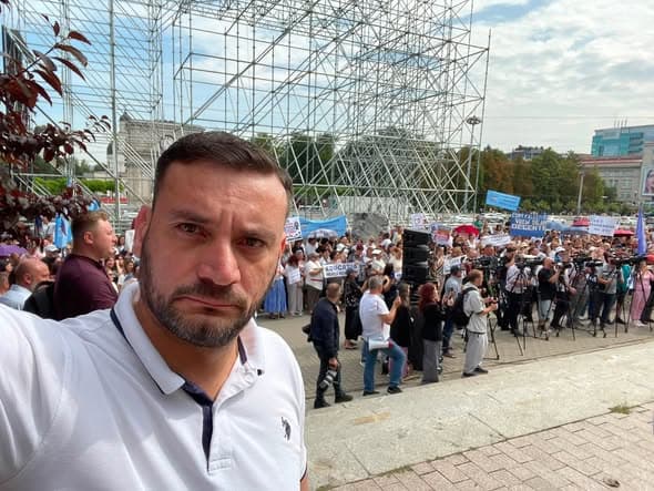 Deputatul Partidului Nostru, Nicolae Margarint, la protestul sindicatelor din educație: „Profesorii merită salarii decente și condiții mai bune de lucru”