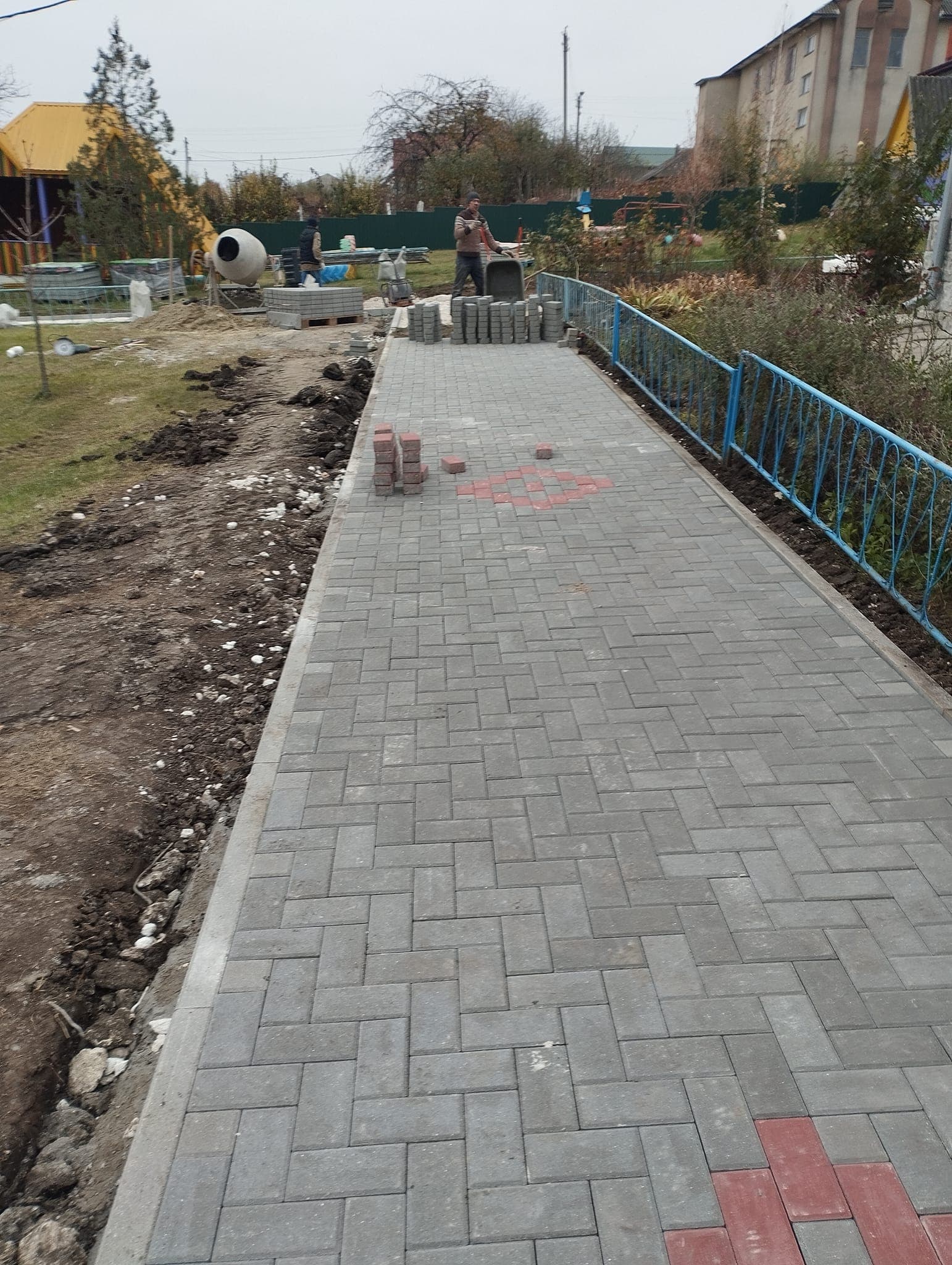 Pavaj nou la grădiniță și la Centrul cultural, iluminat modern pe străzile din comuna Călugăr, raionul Fălești. (4)