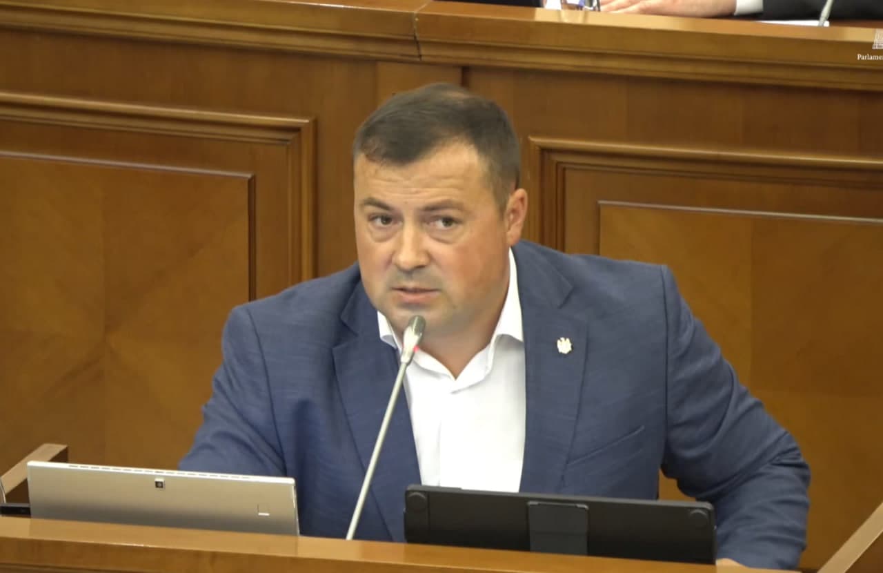 Parlamentul a aprobat în prima lectură licențierea temporară a importurilor de cereale. Proiectul deputatului Partidului Nostru, Serghei Ivanov, a acumulat 83 de voturi!