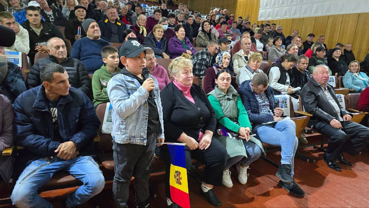 Renato Usatîi insistă ca angajații CFM să fie egalați cu bugetarii și salariile să le fie achitate  din bugetul de stat (4)