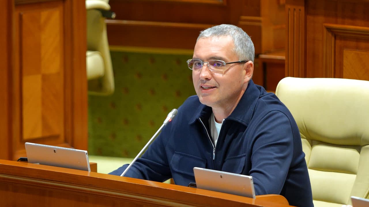 Renato Usatîi: „Se pare că verișoarele președintei au devenit cel mai eficient «mecanism» de remanieri din Republica Moldova”. Ar putea duce la alegeri parlamentare anticipate