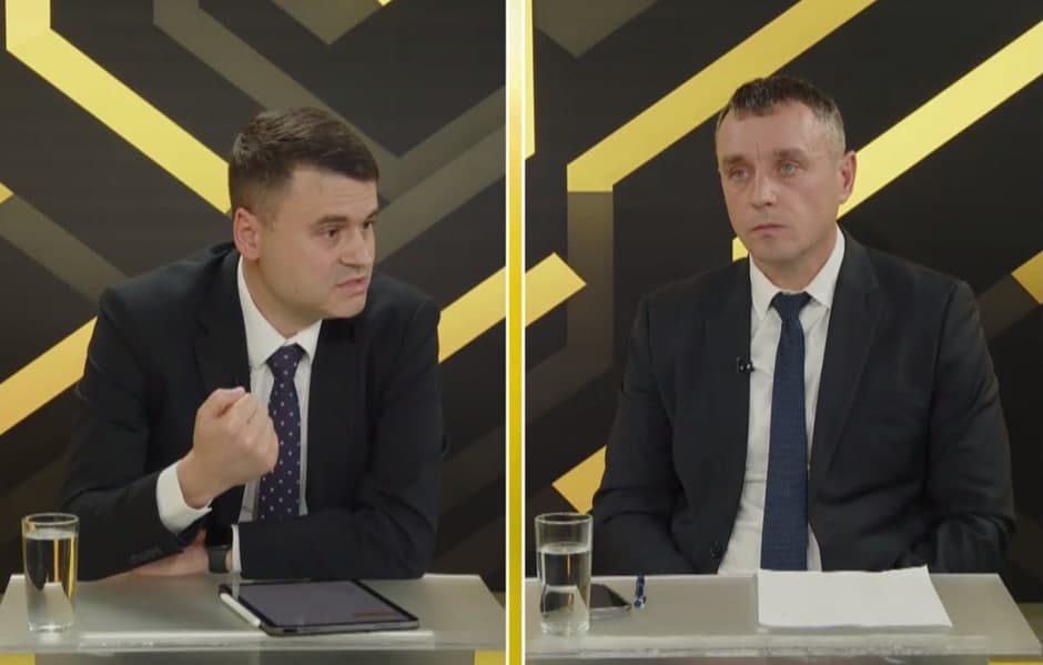 После пяти лет у власти PAS оправдывается отсутствием ресурсов для повышения зарплат бюджетникам. Александр Берлинский: «Во время предвыборной кампании вы обещали молочные реки и кисельные берега, а теперь экономический рост — меньше, чем жирность кефира»