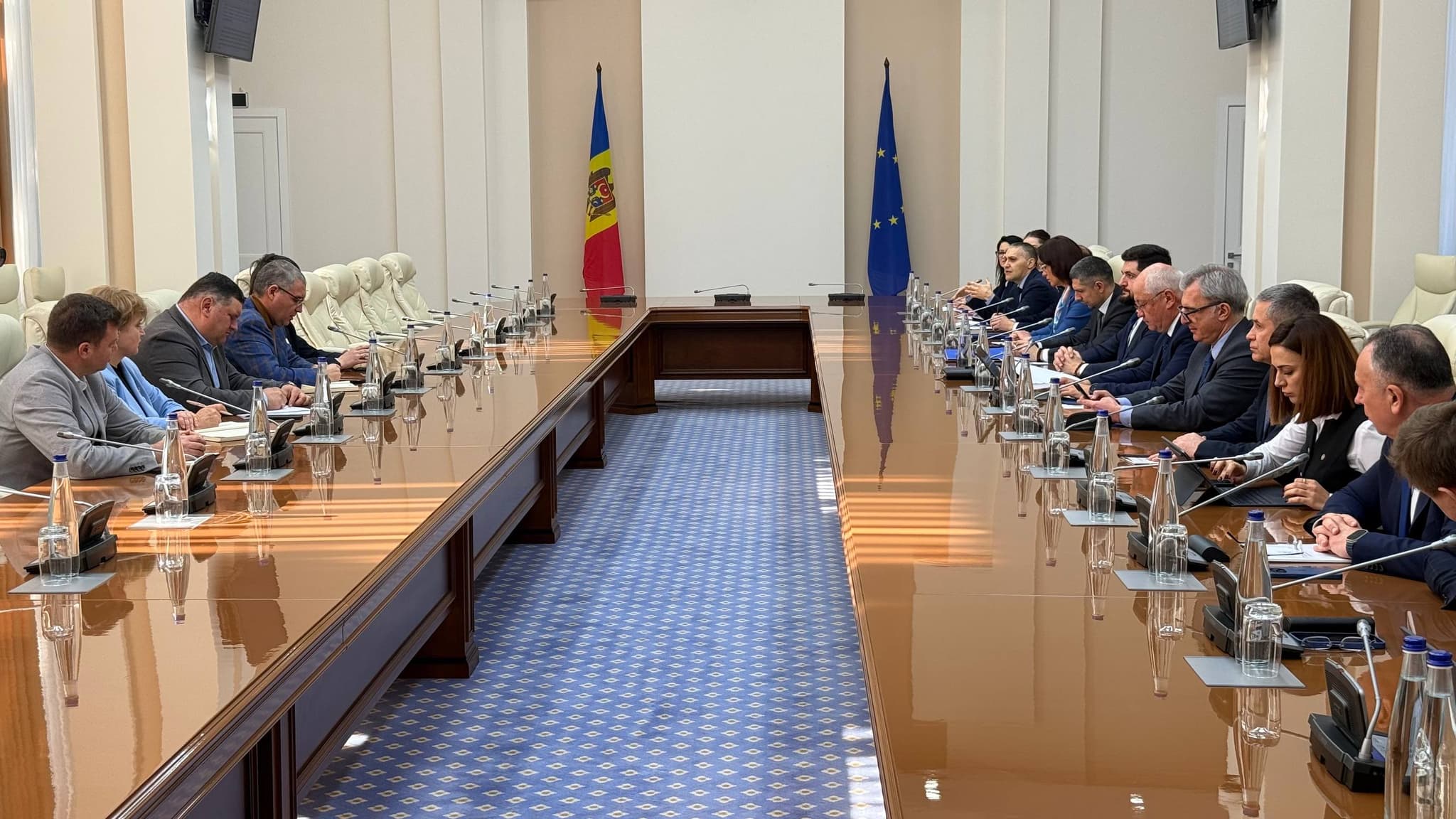 Inițiativa Partidului Nostru, susținută de Guvern: A avut loc prima ședință extinsă cu reprezentanții fracțiunilor parlamentare în contextul Stării de Urgență  
