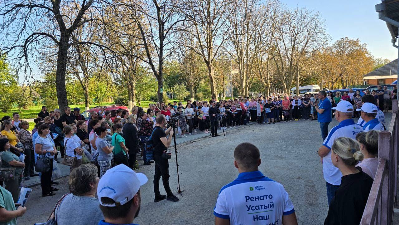 27.09.2024 - Renato Usatii's meeting with the employees of an enterprise in Fălești
