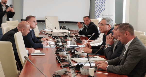 Reducerea taxelor vamale, eliminarea accizelor și revizuirea TVA pentru nave și avioane pot transforma Republica Moldova într-o țară atractivă pentru investiții și importuri în acest domeniu. Actualele taxe fac nerentabil atât importul, cât și înregistrarea navelor și aeronavelor 