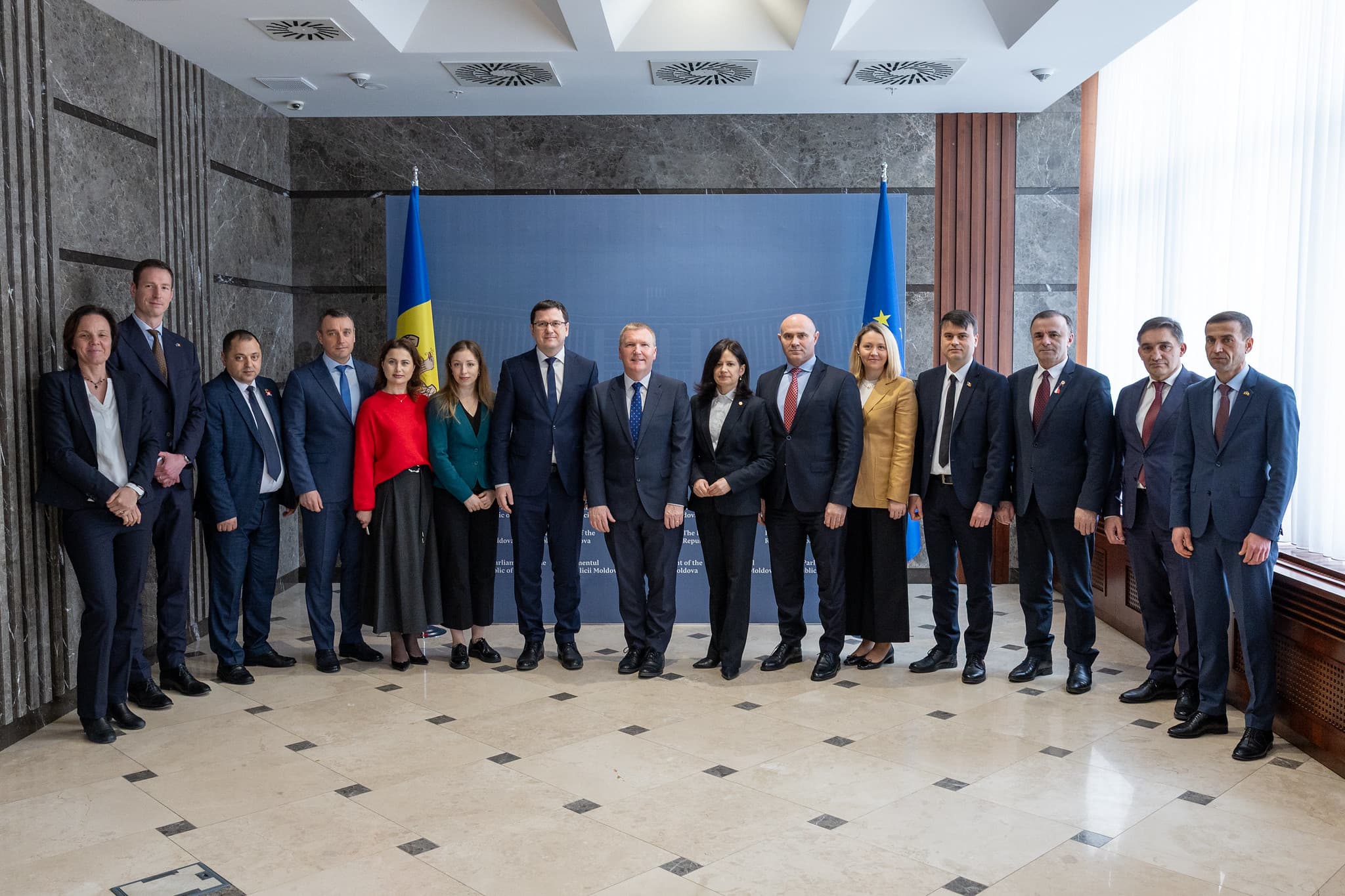 Deputatul Partidului Nostru, Alexandru Berlinschii, anunță intensificarea relațiilor parlamentare dintre Chișinău și București, în urma unei întrevederi cu membrii Comisiei juridice din Senatul României.