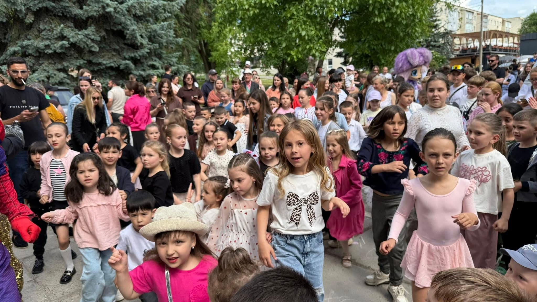 De Ziua Internațională a Copilulu, primarii Partidului Nostru au transformat localitățile în poveși adevărate. Renato Usatîi: Să-i ajutăm pe copii să-și realizeze visele! (31)