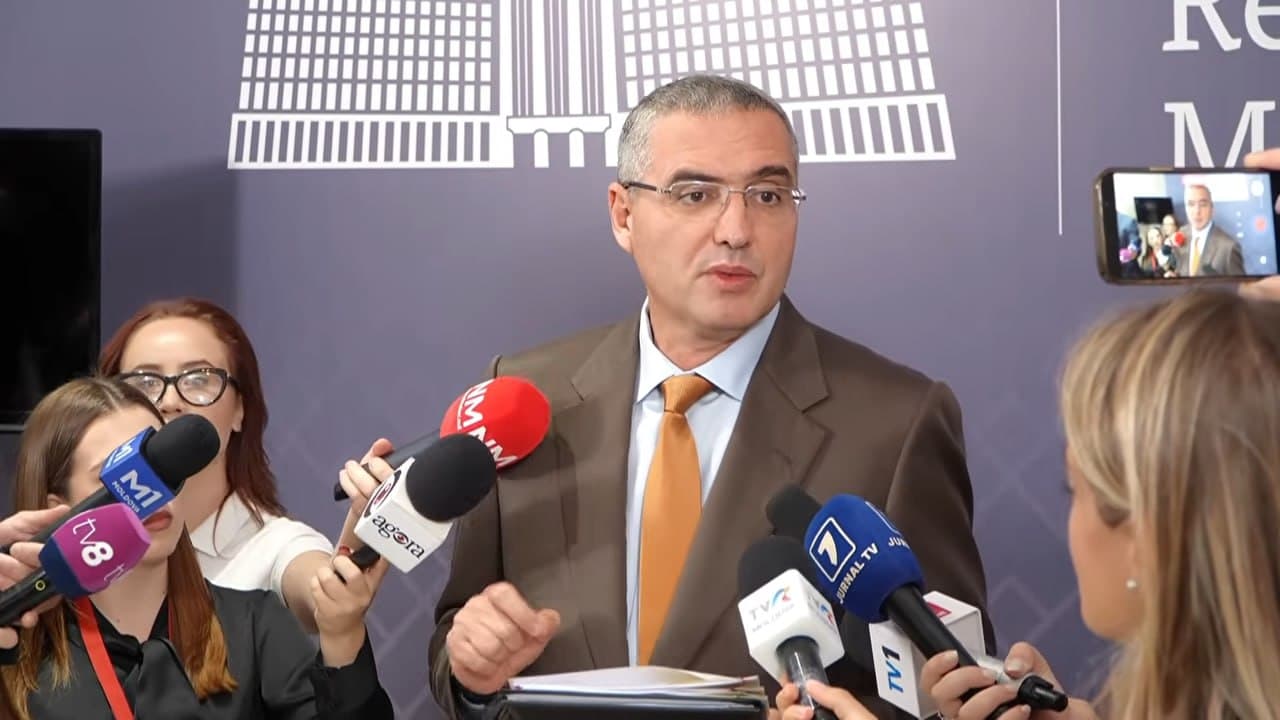 Renato Usatîi anunță o inițiativă legislativă privind înăsprirea răspunderii pentru violența împotriva femeilor și le îndeamnă pe victime să-l contacteze direct în caz de agresiune: „Să nu așteptăm să se întâmple o nouă tragedie ca cea de la Măgdăcești!”