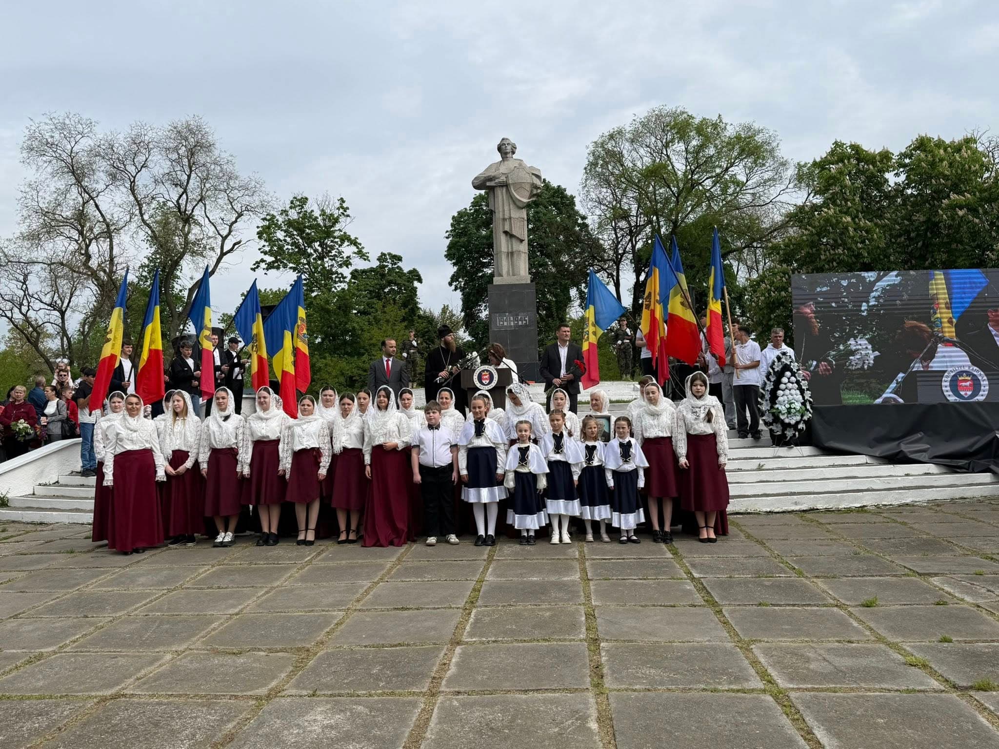 (FOTO) Pe 9 mai, echipele Partidului Nostru din toată țara au omagiat pacea (17)