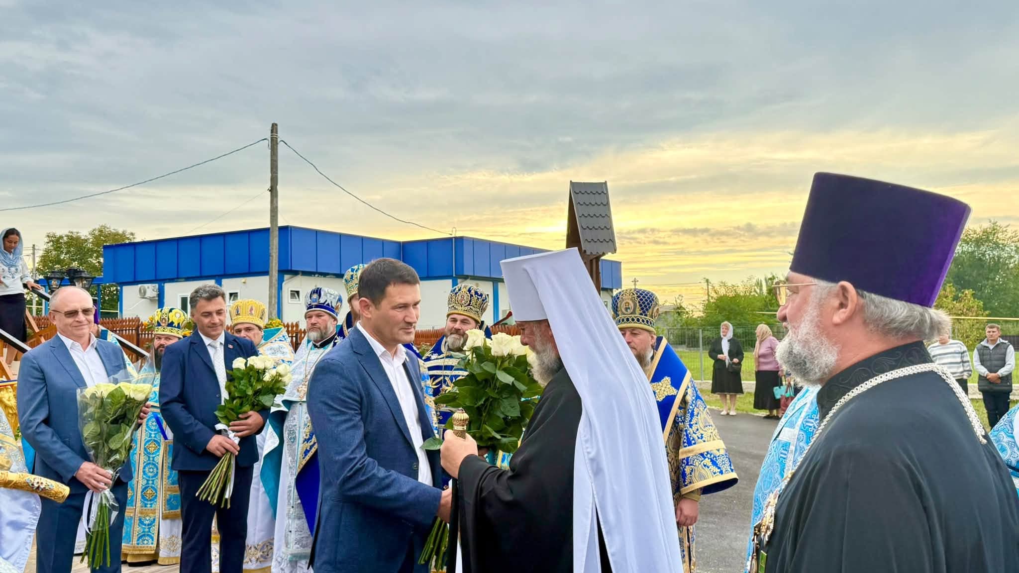 Deputații și primarii Partidului Nostru au marcat Hramul la Rîșcani alături de Victor Bogatico și comunitate, într-o zi de sărbătoare cu evenimente sportive, artistice și inaugurarea unei noi biserici de lemn (17)