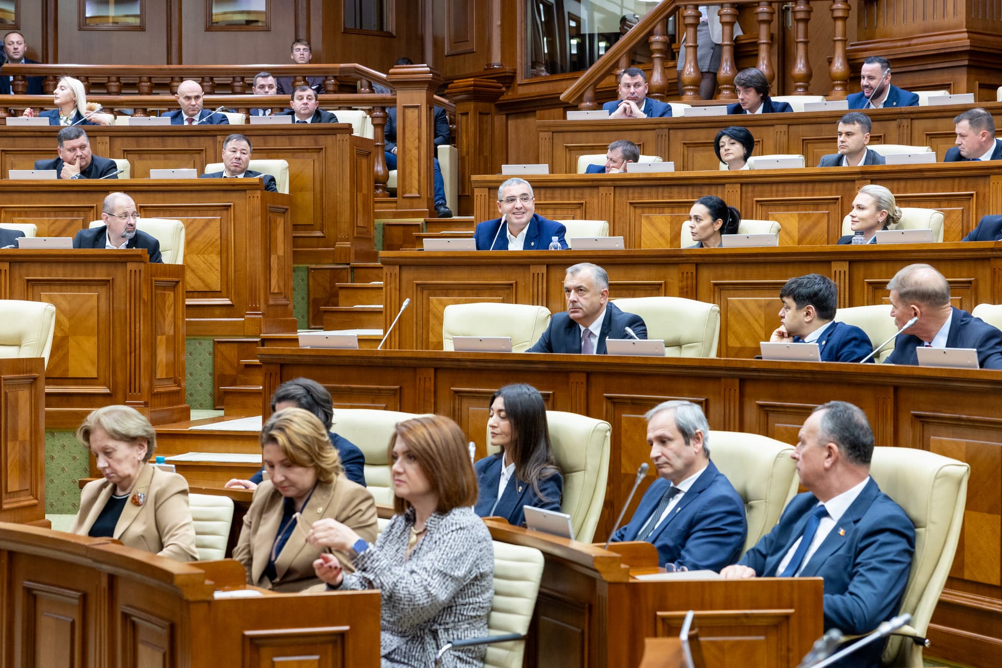 Liderul fracțiunii Partidul Nostru, către Alexandru Munteanu: Veți demite imediat miniștrii incompetenți sau pe cei care comit ilegalități — sau veți aștepta „politbiro”-ul PAS?