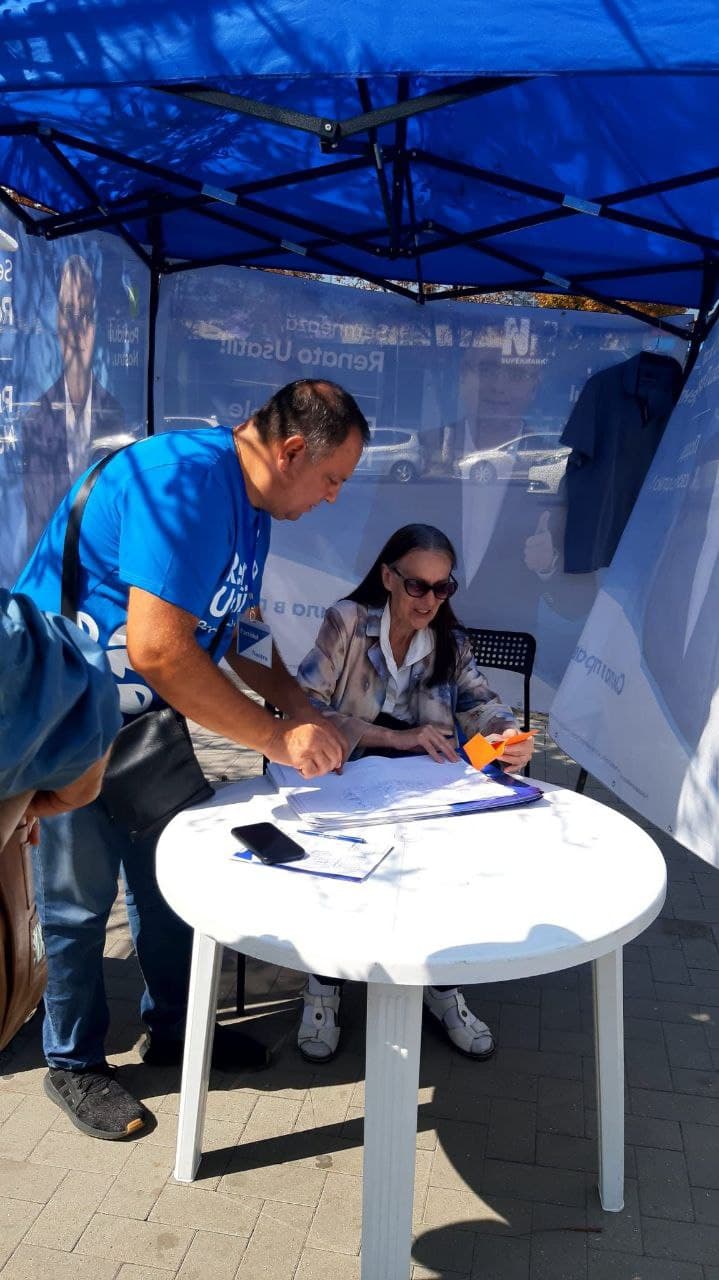 Colectarea semnăturilor în susținerea lui Renato Usatîi continuă activ în capitală și în toată țara: Scopul nu este doar să adunăm  semnături, ci și să unim oamenii (10)