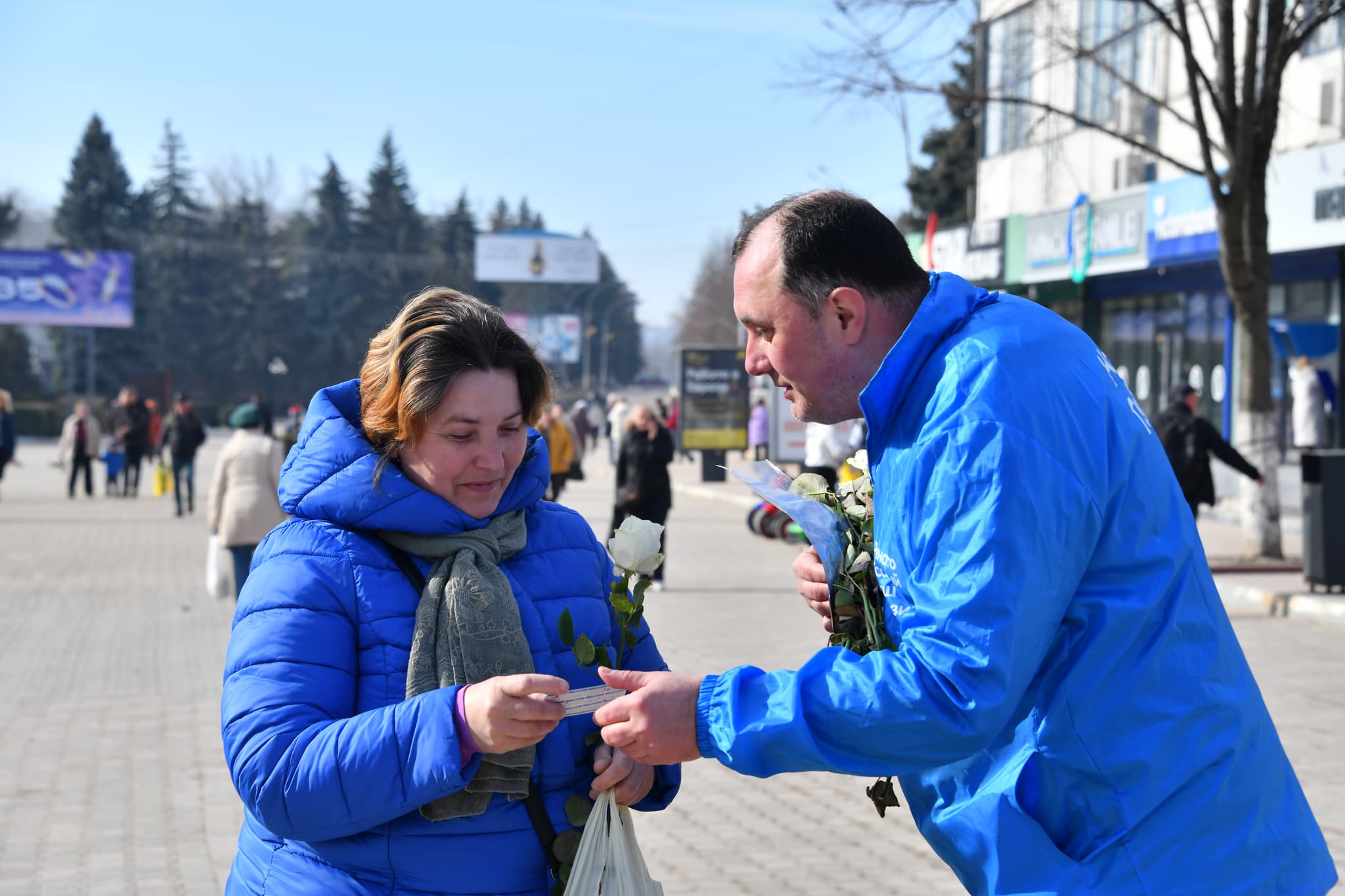 Bărbații Partidului Nostru au felicitat femeile de 8 Martie în toată țara. Renato Usatîi: „Voi sunteți lumina și echilibrul vieților noastre, vă mulțumim!” (20)