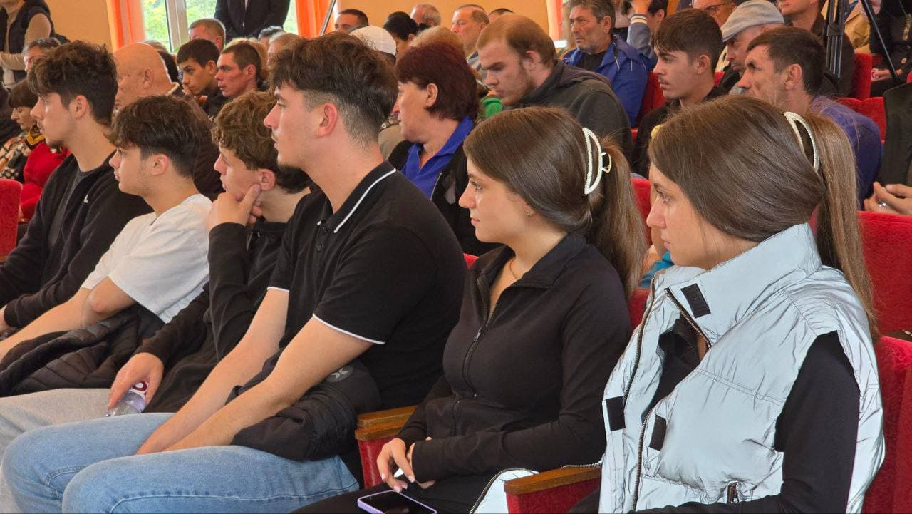 05.10.2024 – Meeting of presidential candidate Renato Usatîi with the residents of Straseni