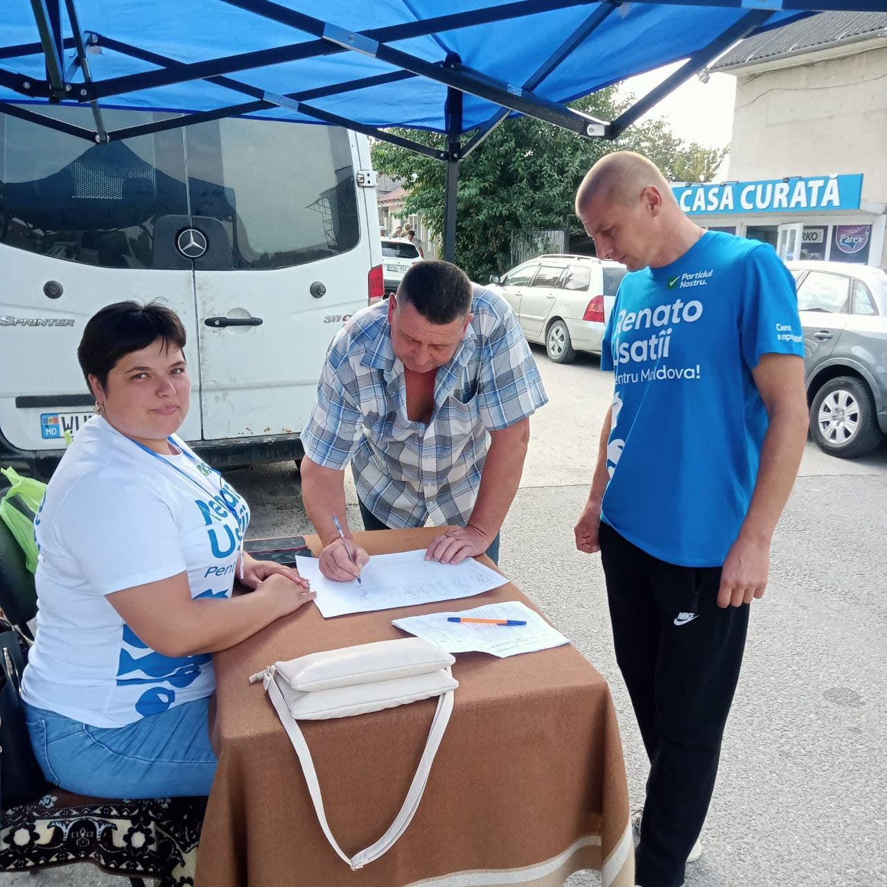 Continuă activ adunarea semnăturilor în susținerea candidaturii lui Renato Usatîi la alegerile prezidențiale (2)