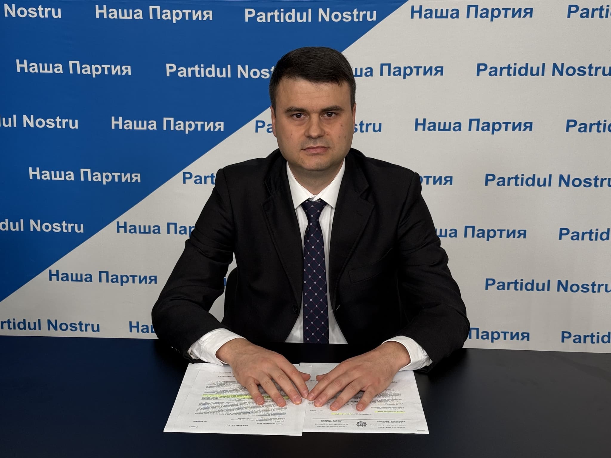 Conducerea raionului Drochia, reprezentată de PAS, scoate la vânzare imobile publice. Deputatul Partidului Nostru, Alexandr Berlinschii, face apel către consilieri: „Nu votați vânzarea patrimoniului public!”