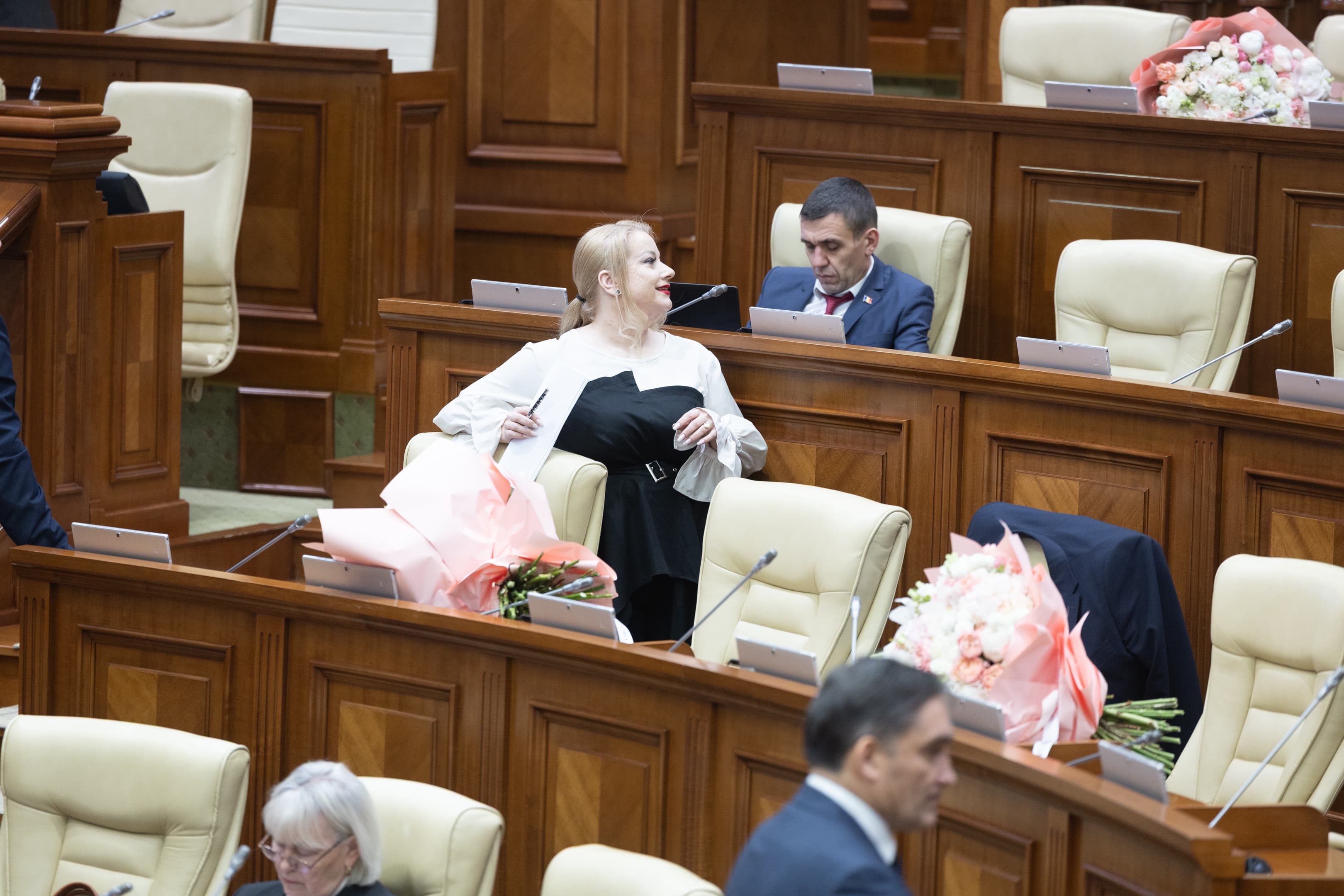 (FOTO/VIDEO) Un gest discret și plin de respect din partea lui Renato Usatîi (3)