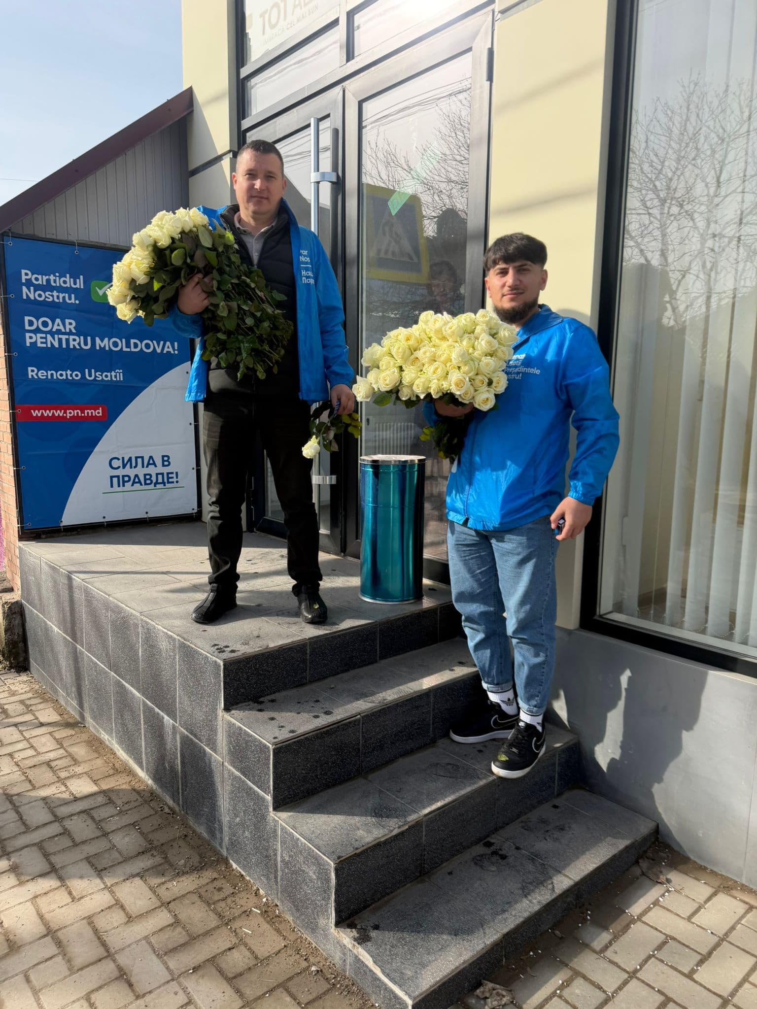 Bărbații Partidului Nostru au felicitat femeile de 8 Martie în toată țara. Renato Usatîi: „Voi sunteți lumina și echilibrul vieților noastre, vă mulțumim!” (65)