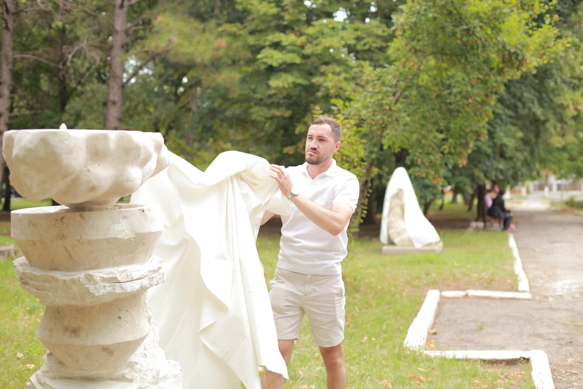 (FOTO) Aleea Culturii Eminesciene – o nouă atracție turistică în Fălești, inaugurată de Primarul orașului, Alexandr Severin (Partidul Nostru) (1)
