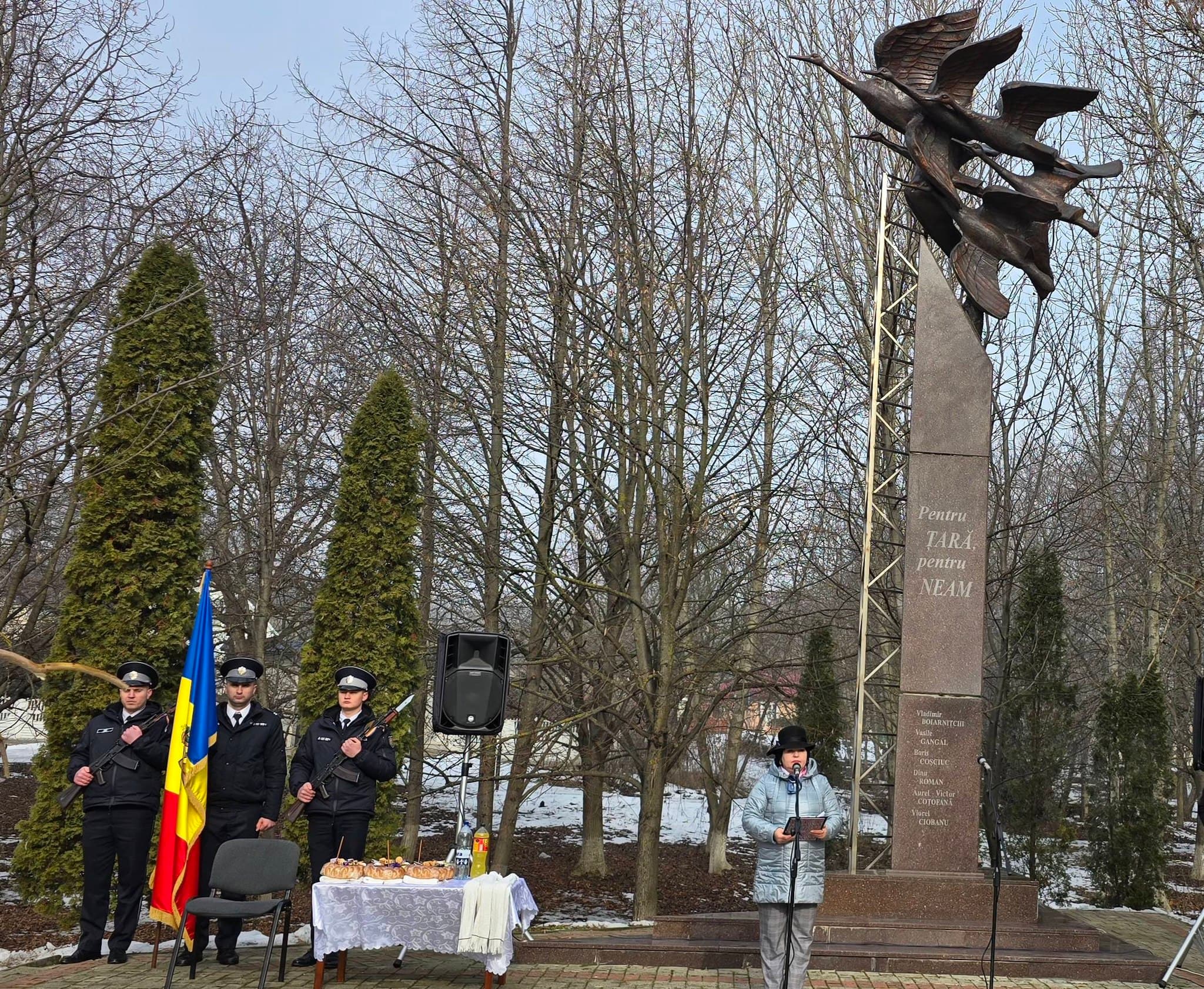 (FOTO, VIDEO) Ziua Memoriei și Recunoștinței, marcată în orașele Moldovei (8)