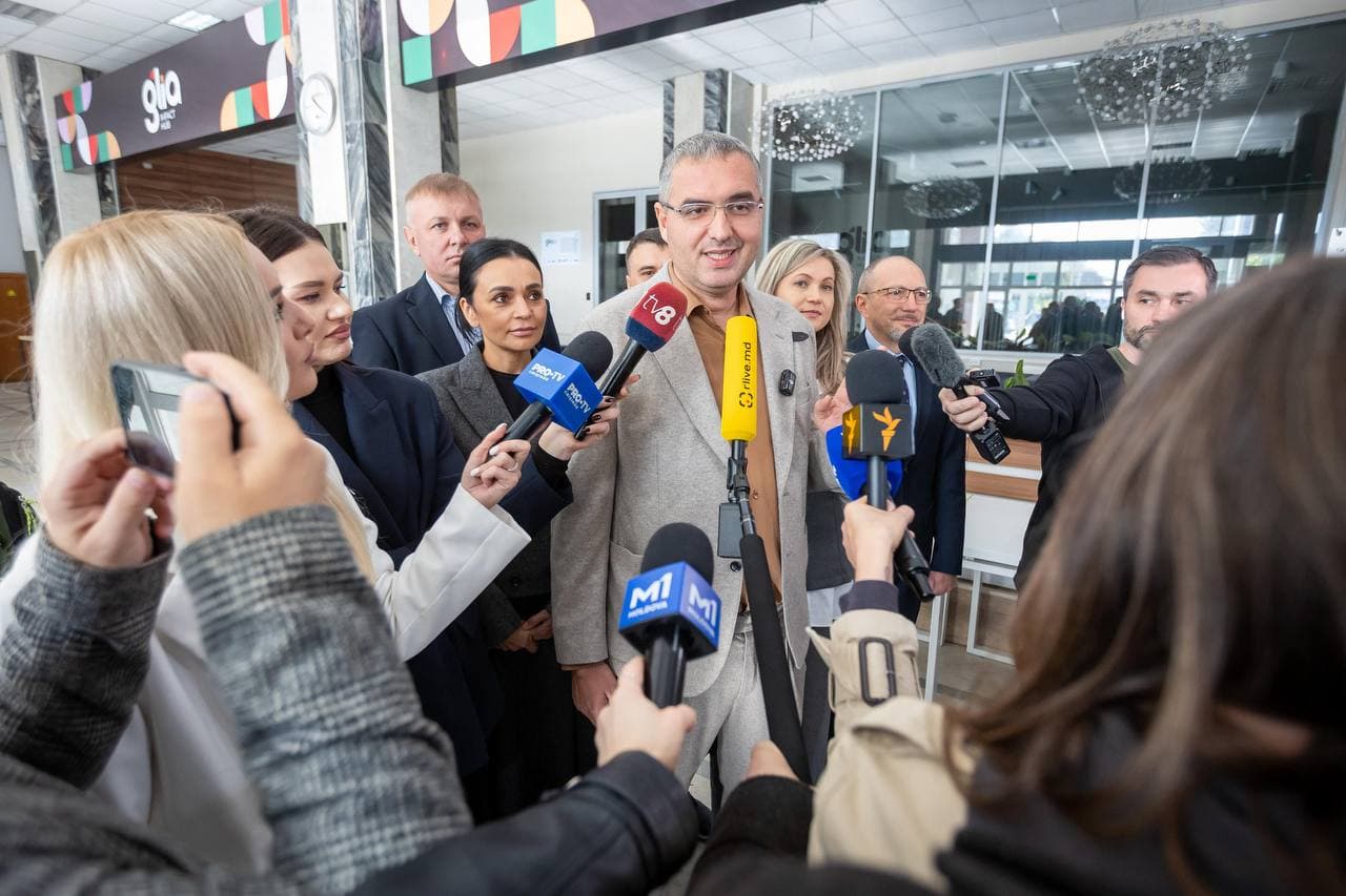 Renato Usatîi a votat împreună cu echipa Partidului Nostru: Am votat pentru o Moldovă puternică și prosperă, pentru o Moldova în care standardele europene și mondiale devin realitate! Vectorul dezvoltării naționale trebuie să fie prioritate! (5)