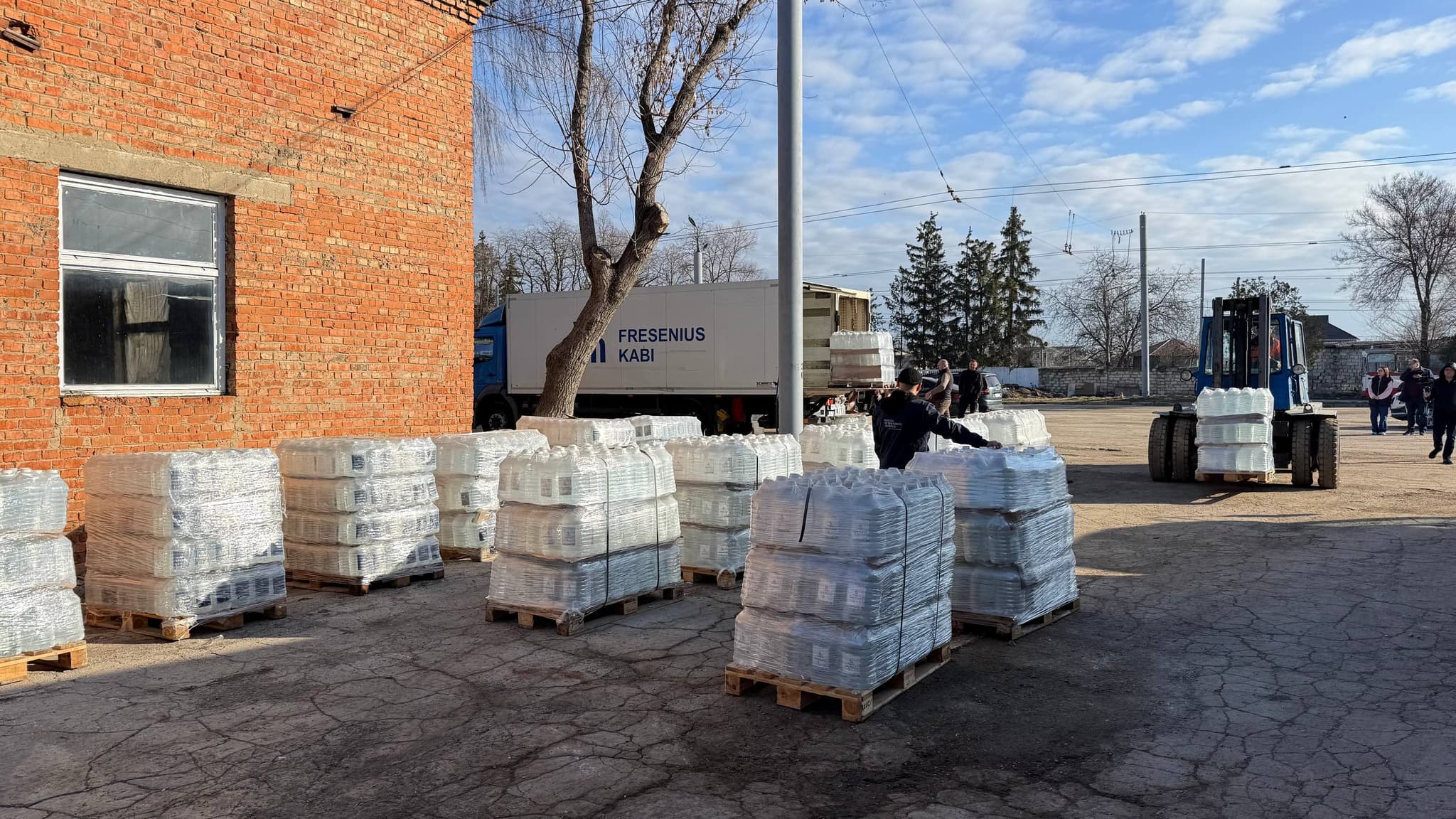 (FOTO) Start distribuirii apei oferite de Renato Usatîi municipiului Bălți! Alexandr Petkov: „Mulțumesc pentru această acțiune de binefacere!” (7)