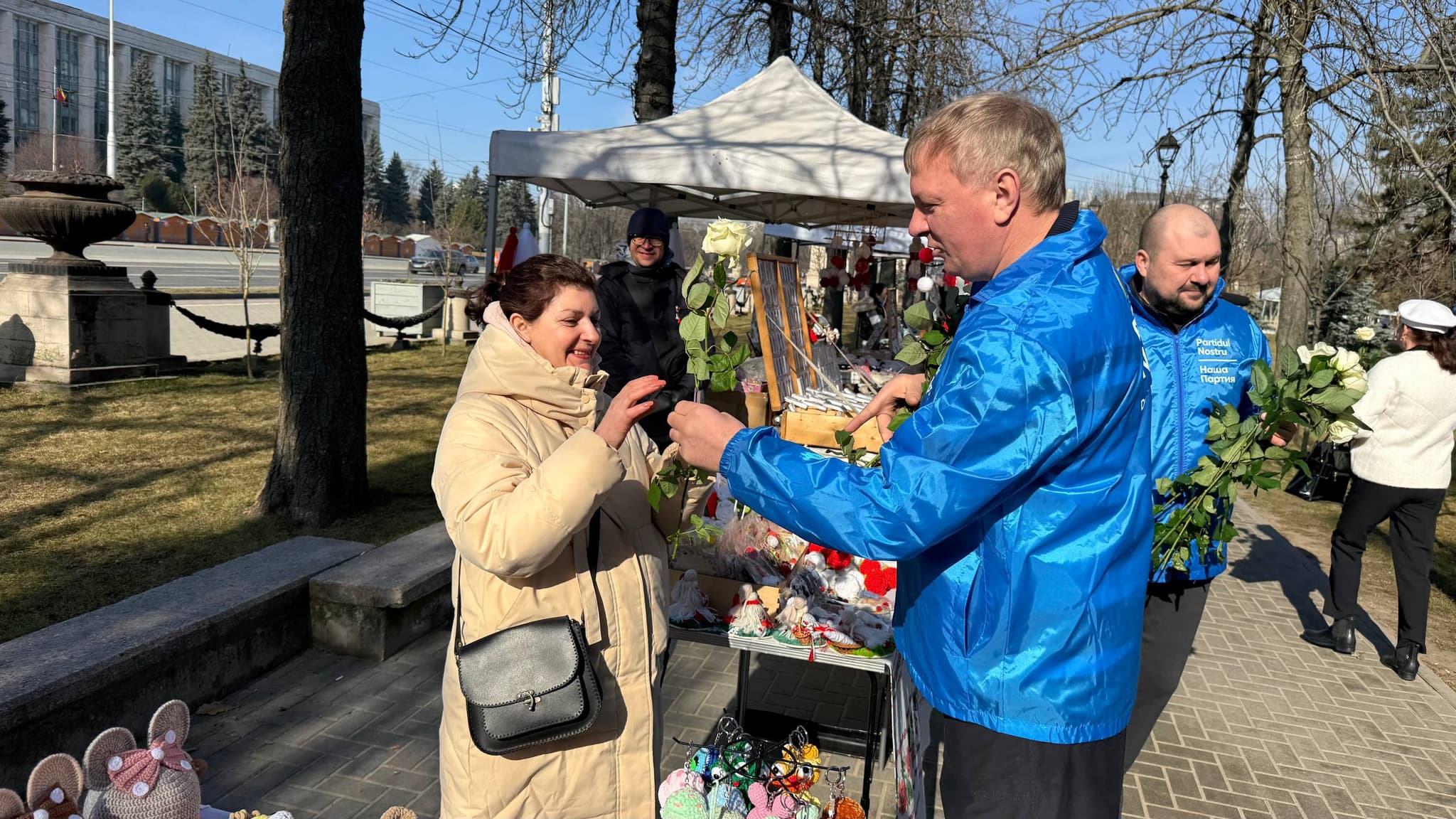 Bărbații Partidului Nostru au felicitat femeile de 8 Martie în toată țara. Renato Usatîi: „Voi sunteți lumina și echilibrul vieților noastre, vă mulțumim!” (6)
