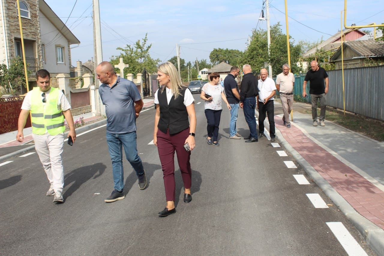 La Drochia, după reparație au fost date în exploatare mai multe segmente de drum, iar la o grădiniță se fac lucrări de termoizolare (4)