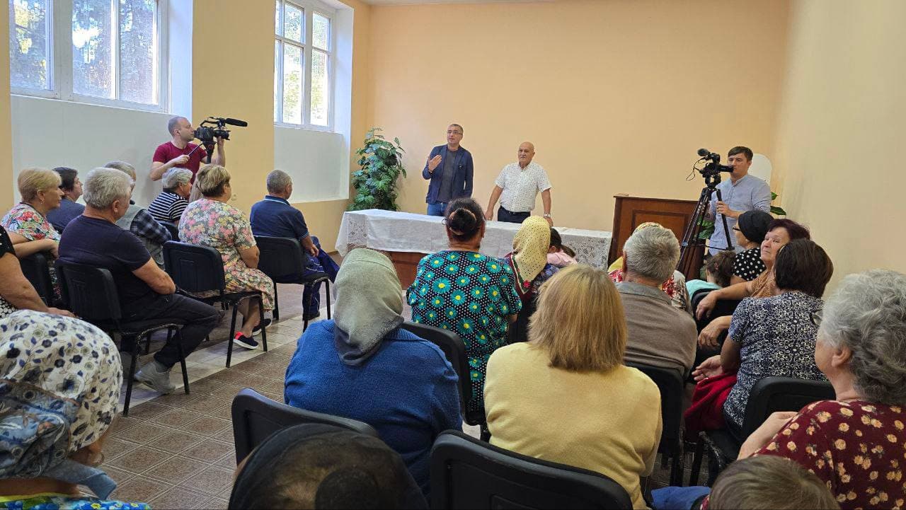 Imediat după lansare în campanie, Renato Usatîi a dat startul întâlnirilor cu oamenii. Primele au avut loc în nordul țării (19)