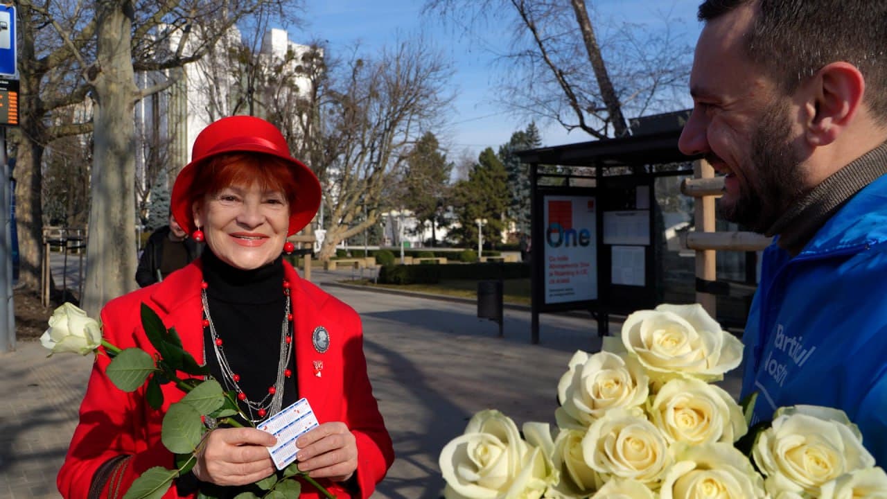 Bărbații Partidului Nostru au felicitat femeile de 8 Martie în toată țara. Renato Usatîi: „Voi sunteți lumina și echilibrul vieților noastre, vă mulțumim!” (10)