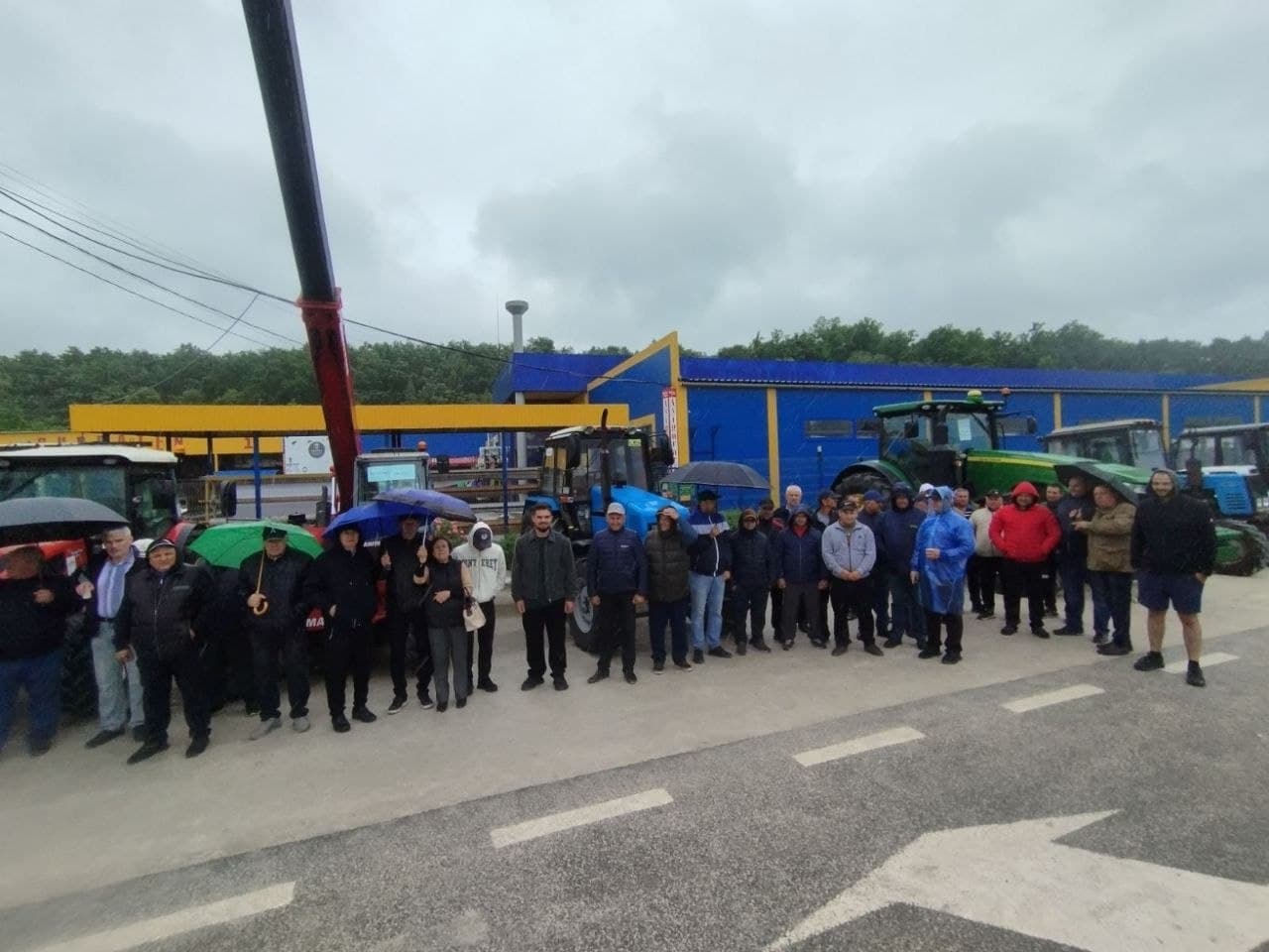 Deputatul Partidului Nostru, Serghei Ivanov, alături de fermierii protestatari: Nu suferă doar agricultorii, ci întreaga țară! (5)