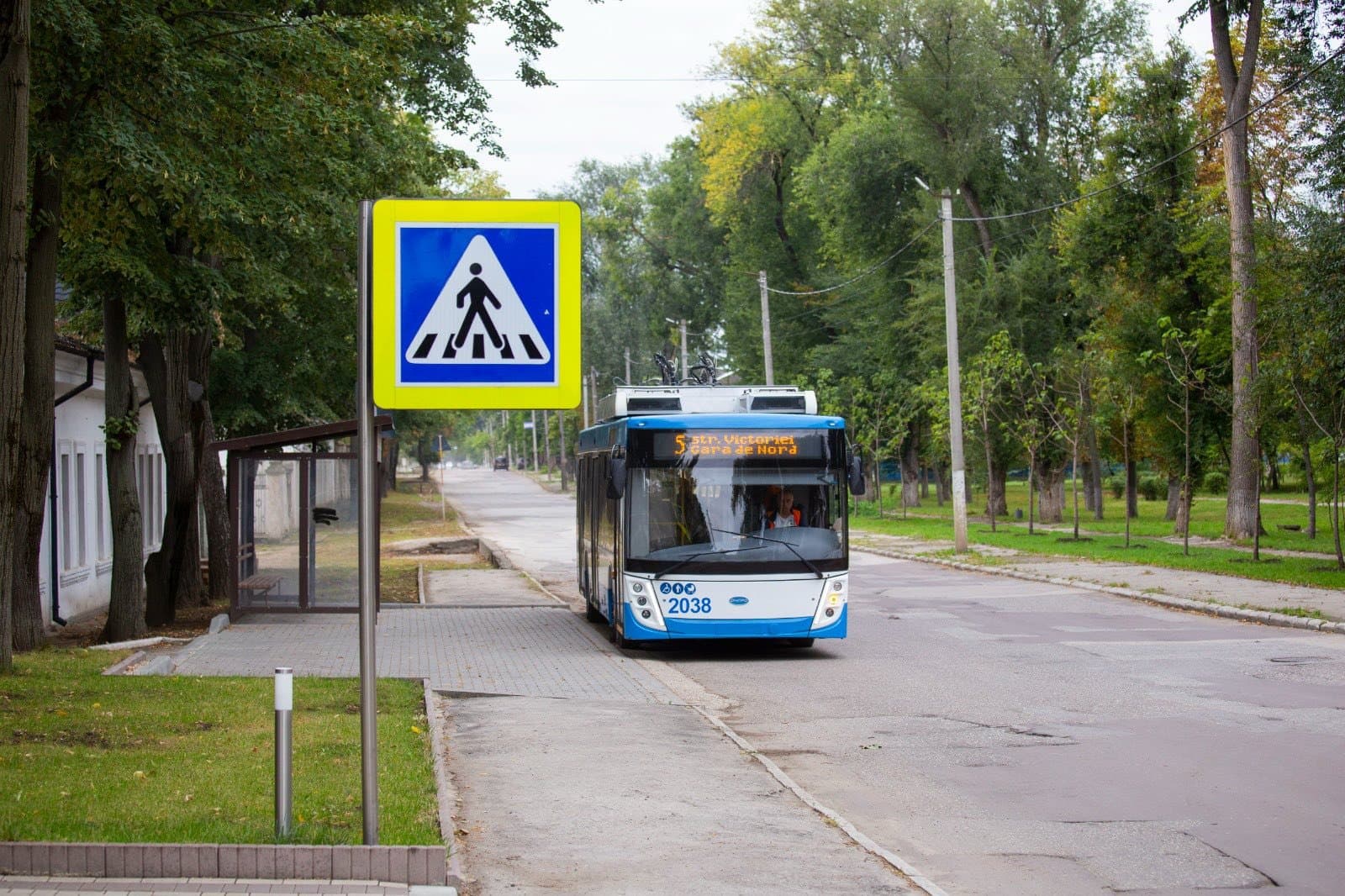 La Bălți a fost lansată o nouă rută de troleibuz. Primarul Alexandr Petkov: Este încă un pas important spre un transport public comod, modern și accesibil pentru locuitorii orașului nostru! (1)