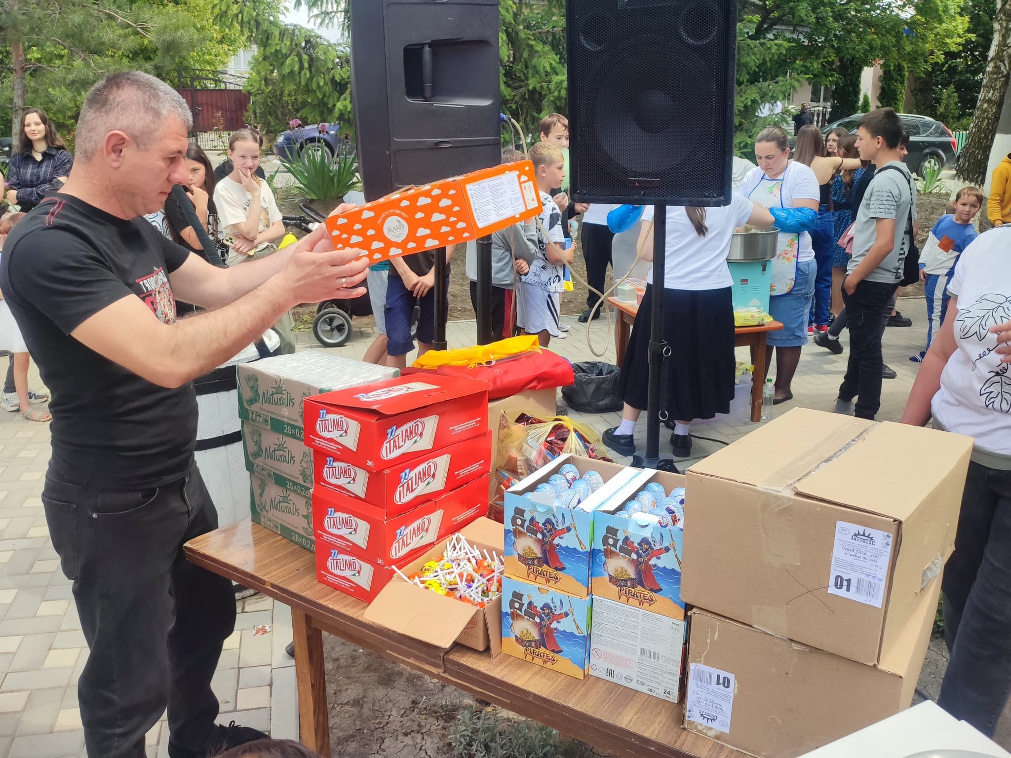 Renato Usatîi, mesaj de 1 iunie: „Să creșteți sănătoși și iubiți, lumea e mai frumoasă cu voi!”. Sărbătoarea a fost plină de culoare în orașele conduse de primarii Partidului Nostru (34)