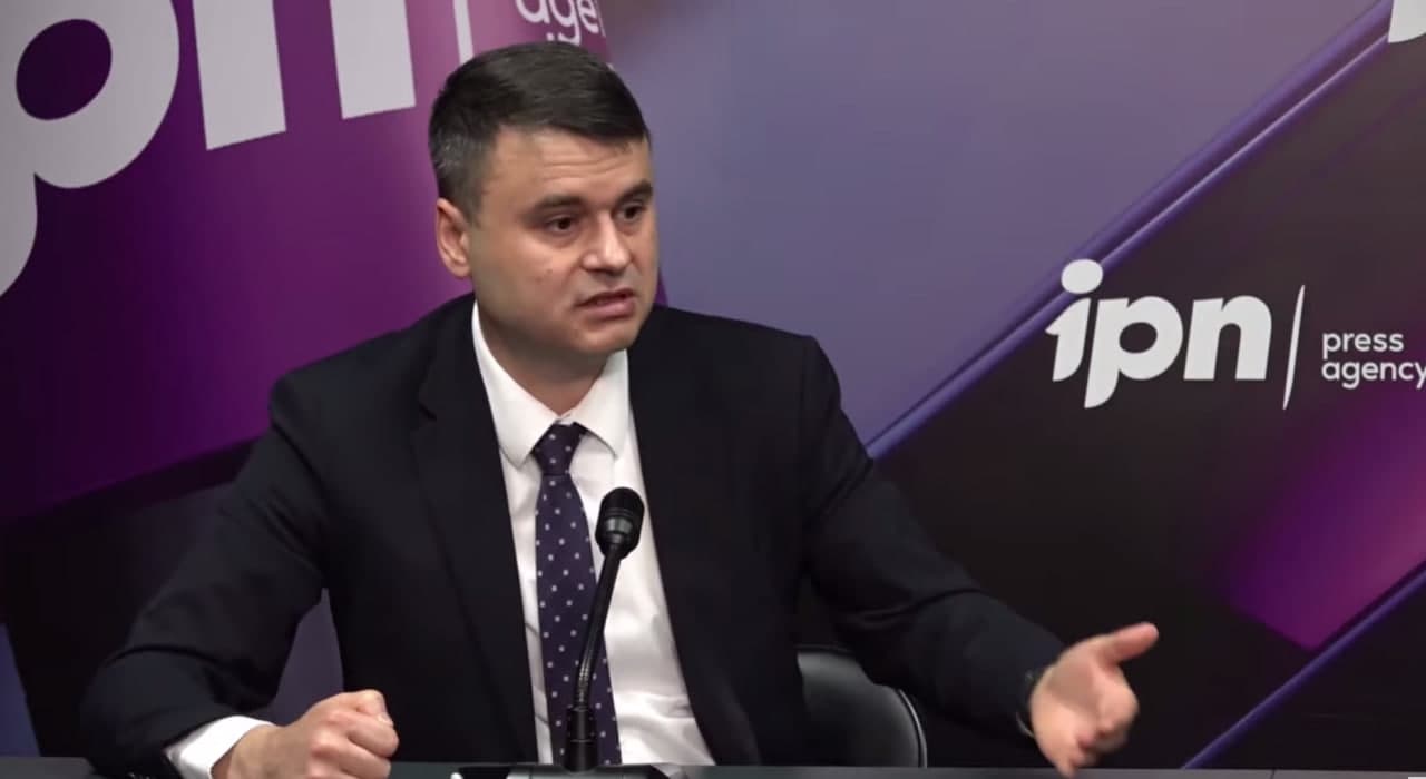 Депутат Нашей Партии Александр Берлинский предупреждает: административно-территориальная реформа грозит оставить людей без услуг, а сотрудников примэрий — без работы